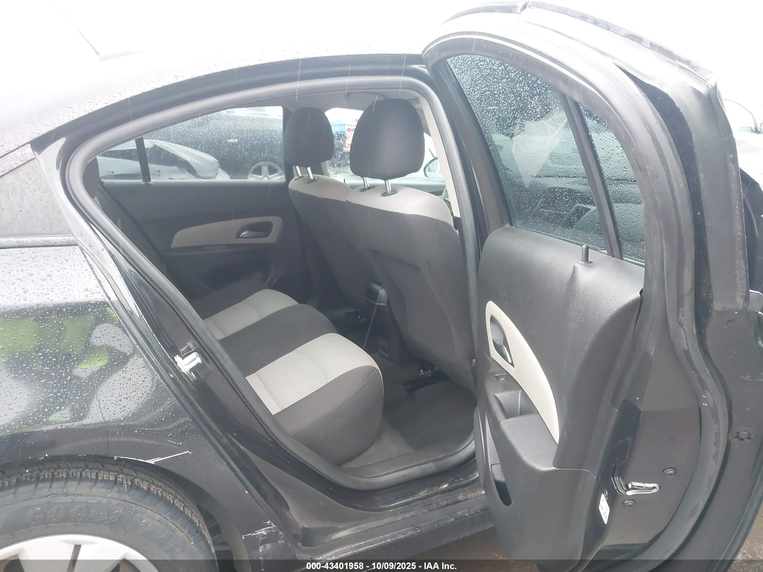 CHEVROLET CRUZE image 8