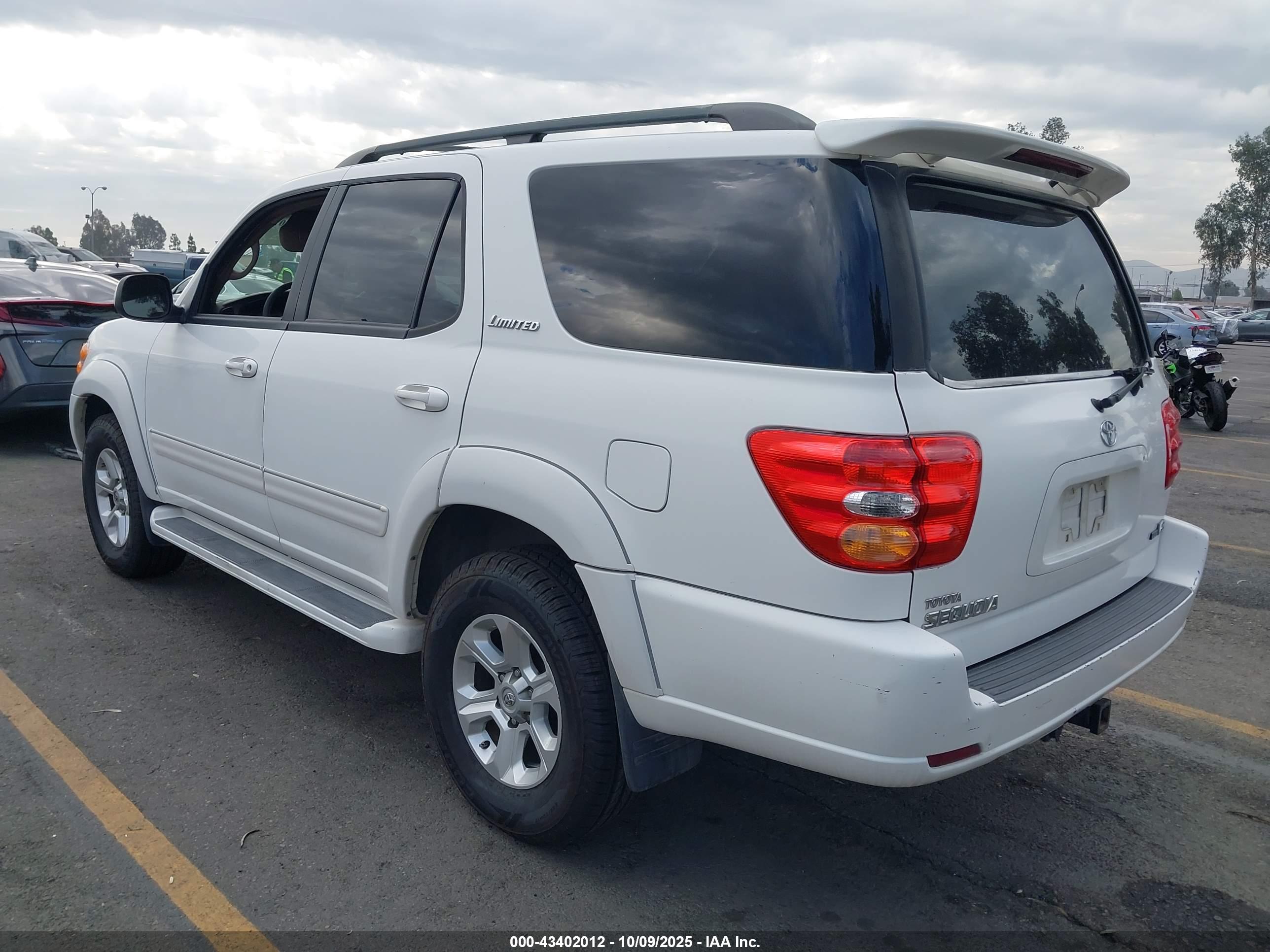 TOYOTA SEQUOIA image 3