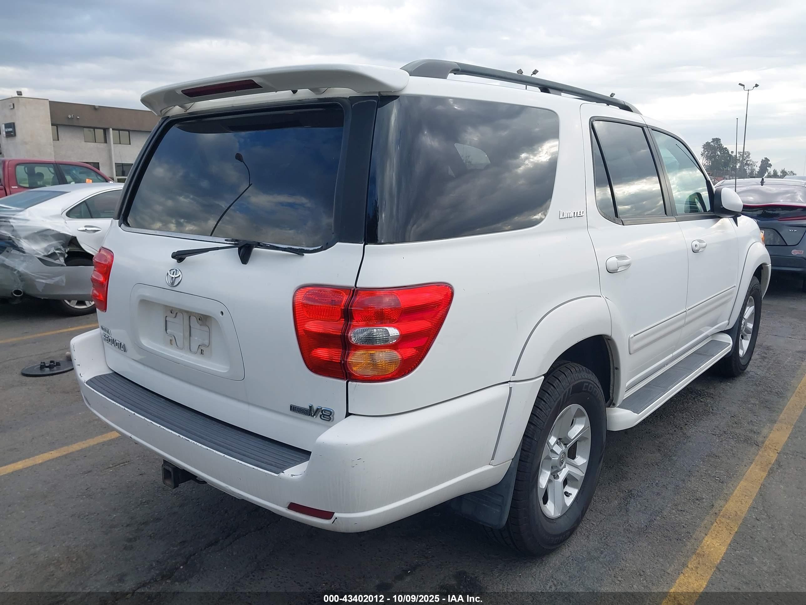 TOYOTA SEQUOIA image 4