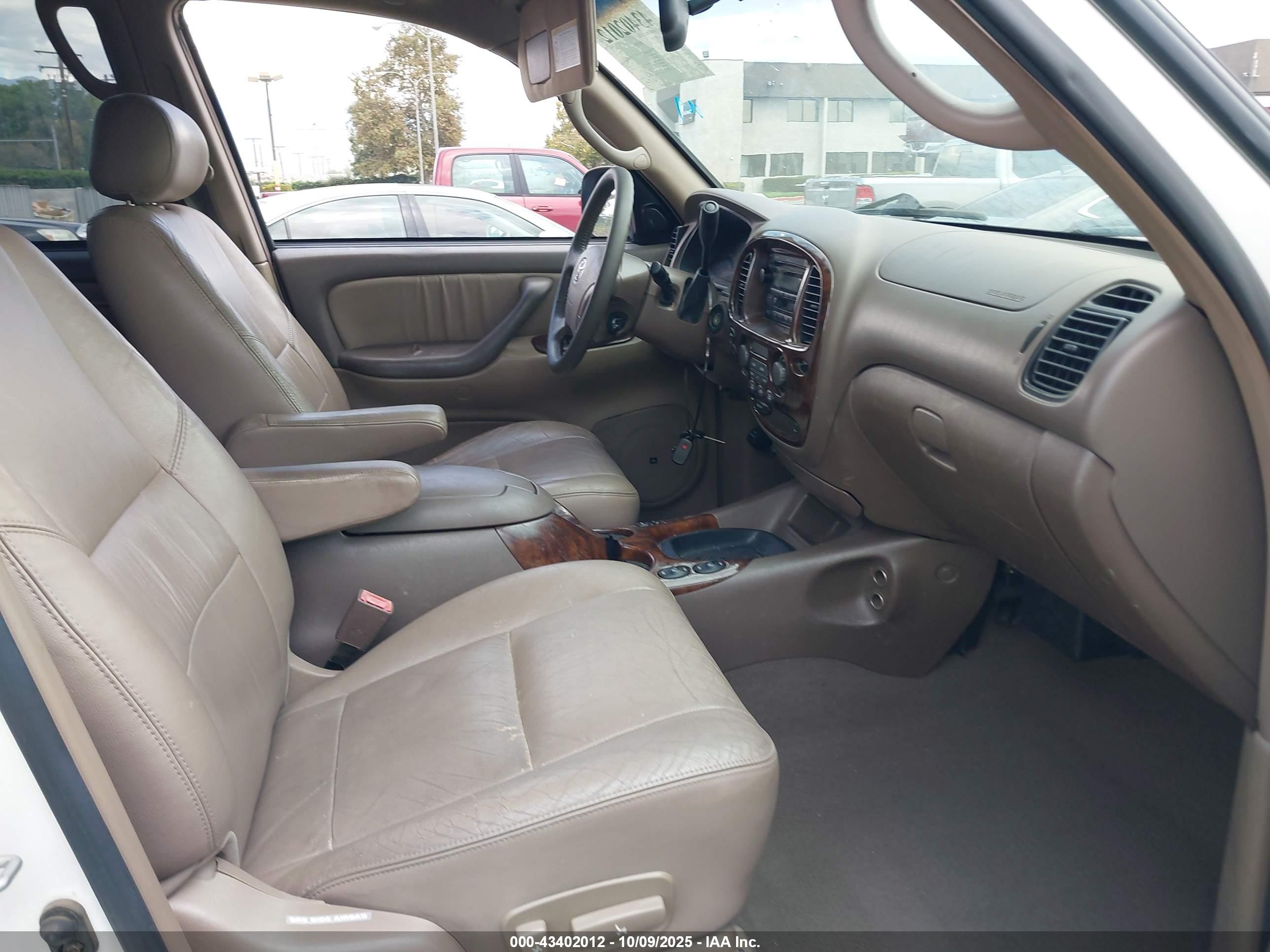 TOYOTA SEQUOIA image 5