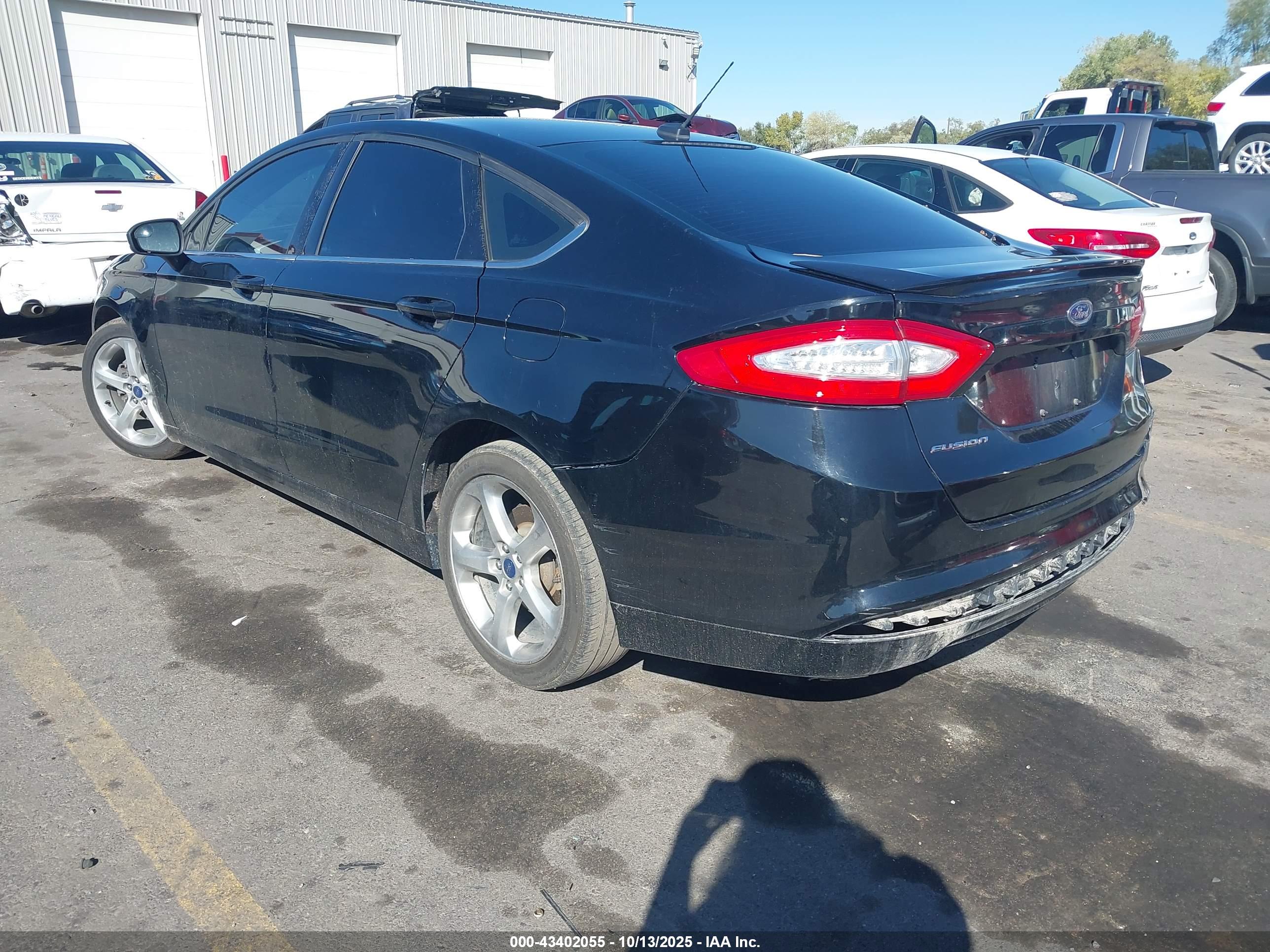 FORD FUSION image 3