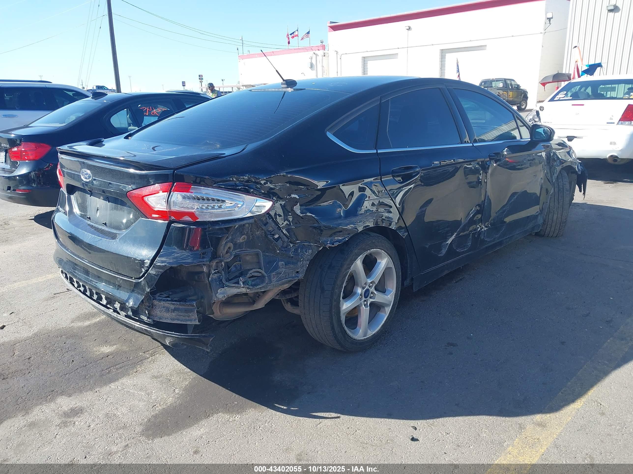 FORD FUSION image 4