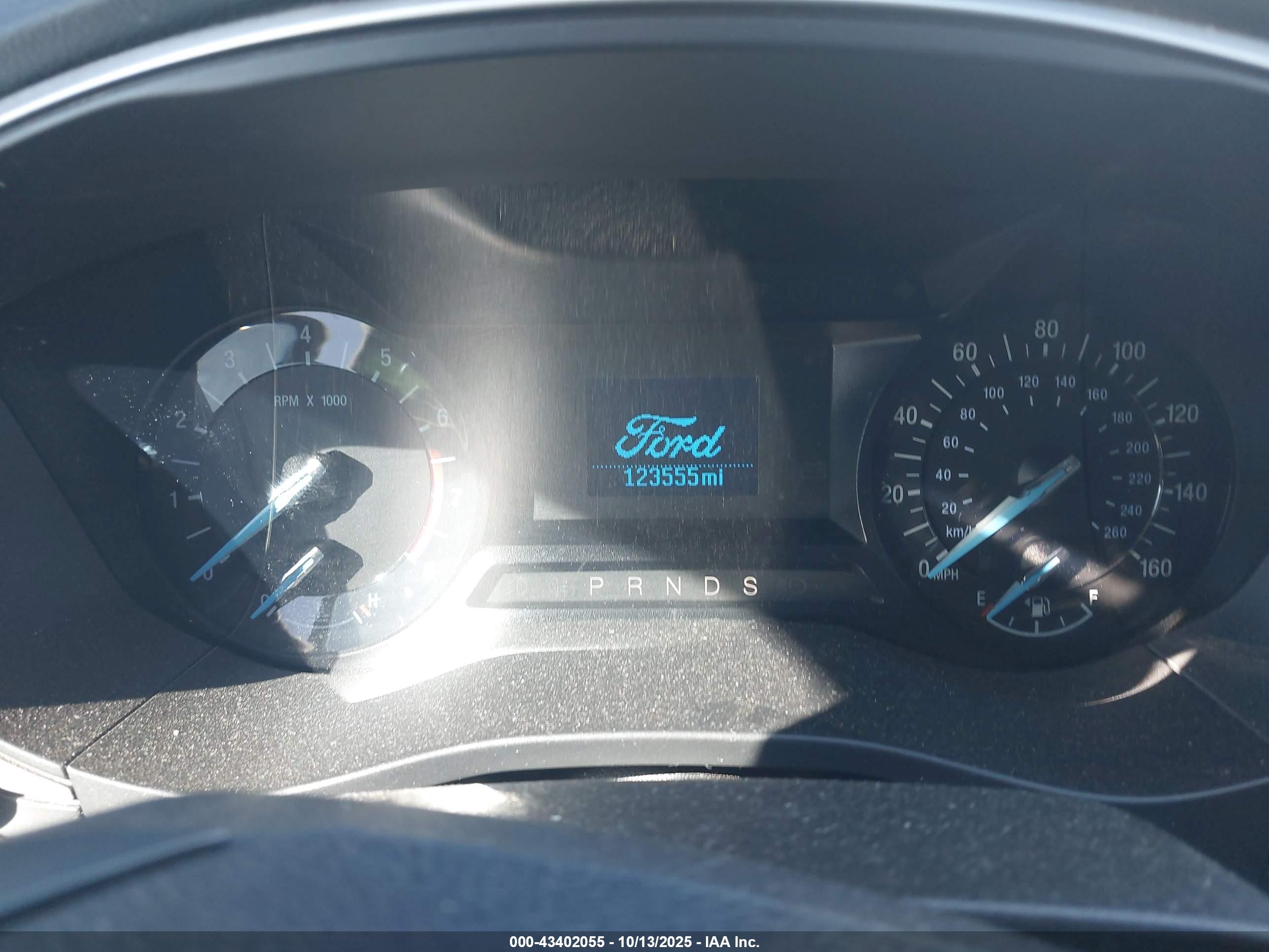 FORD FUSION image 7