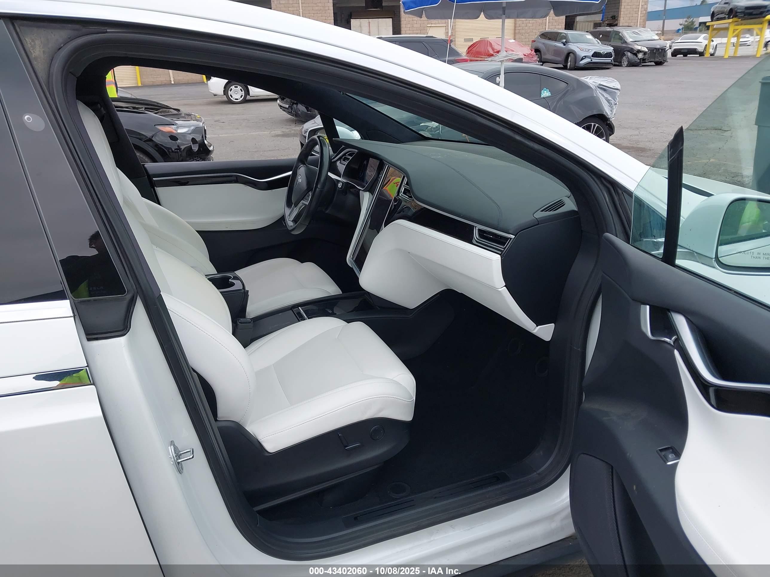 TESLA MODEL image 5