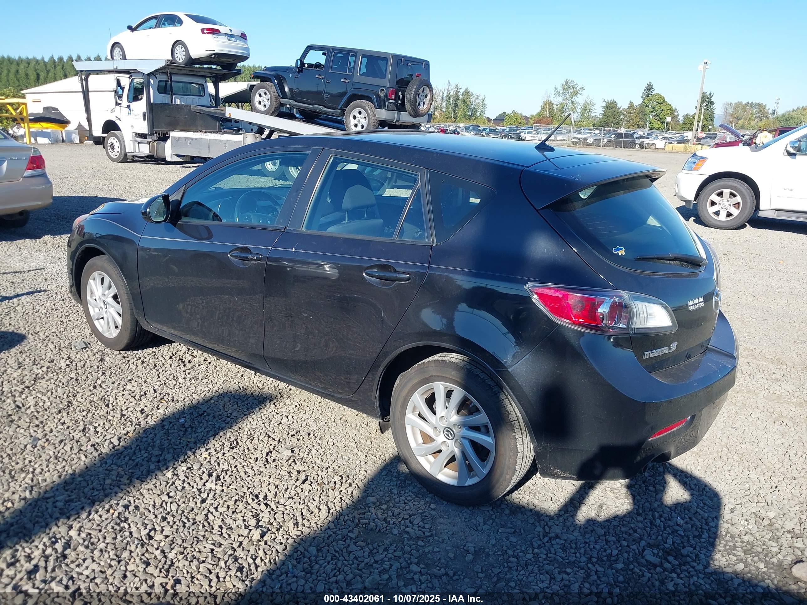 MAZDA MAZDA3 image 3