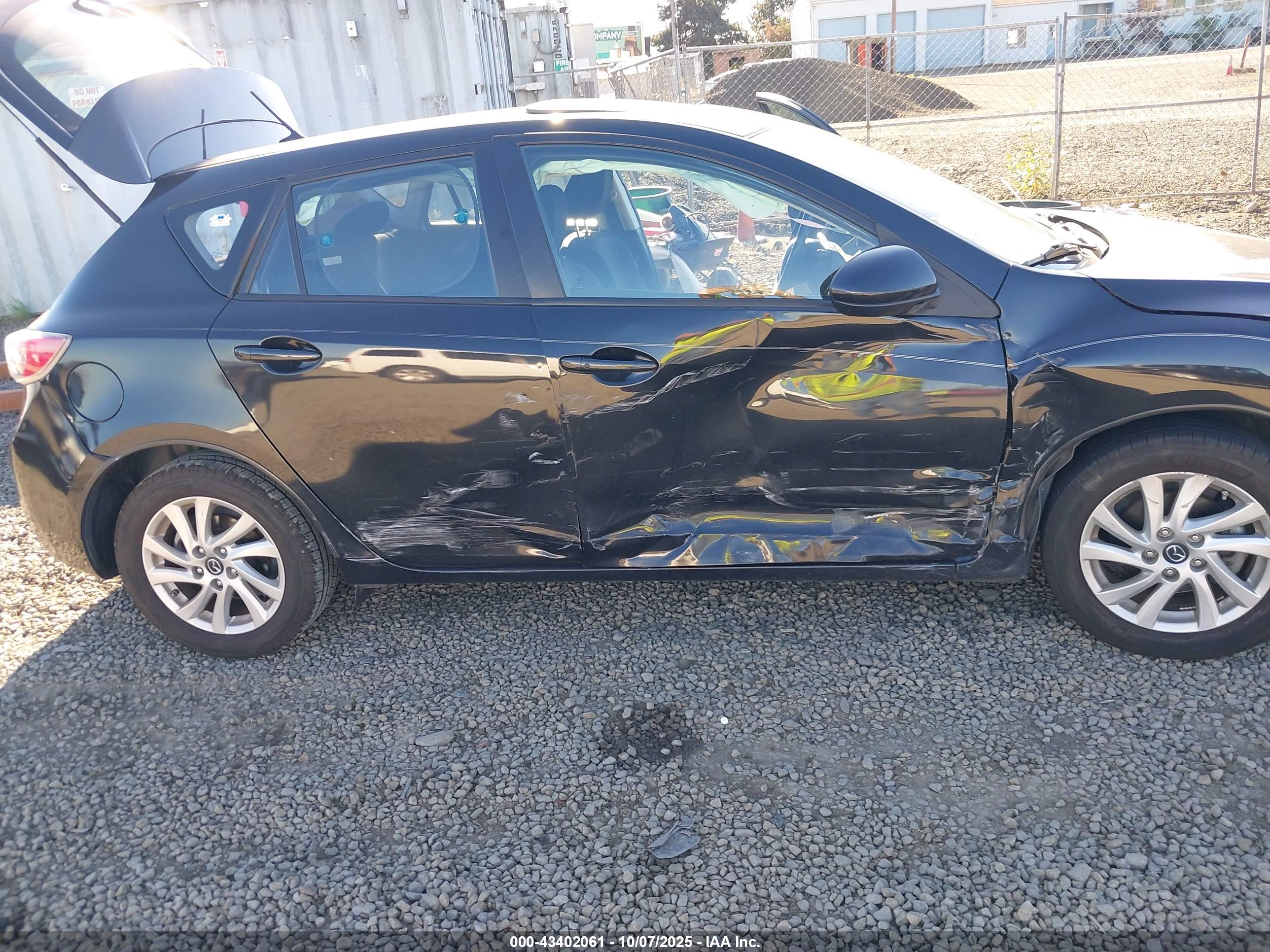 MAZDA MAZDA3 image 6