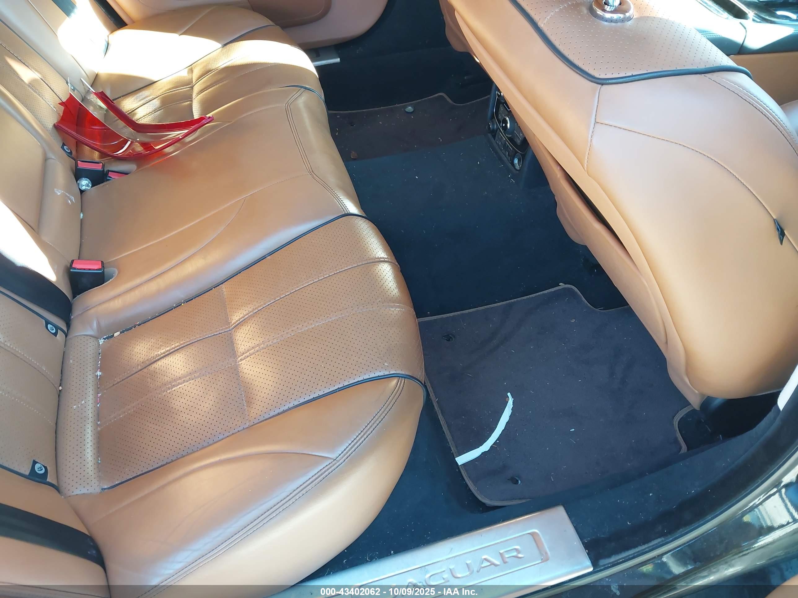 JAGUAR XJ image 8