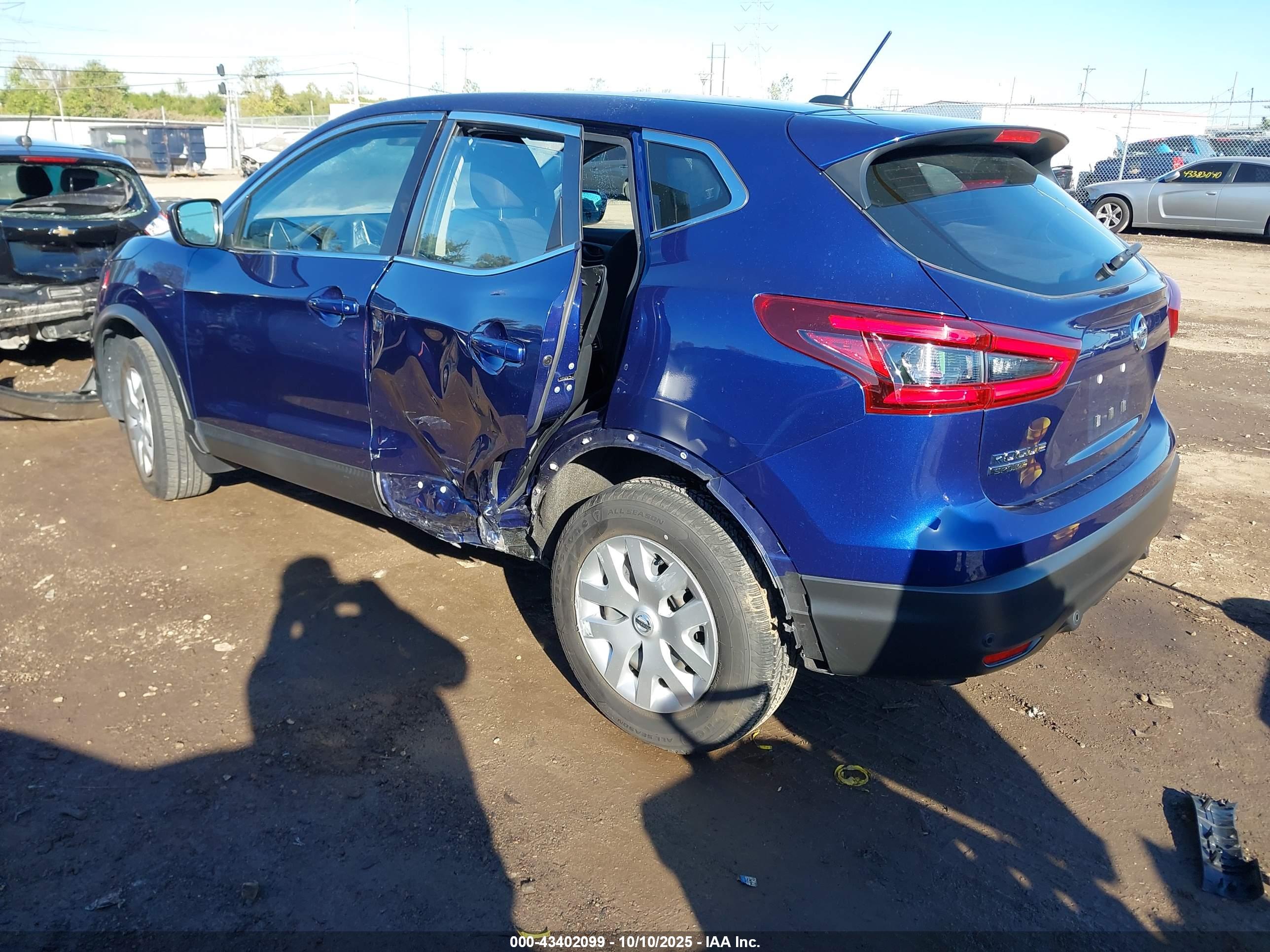 NISSAN ROGUE image 3
