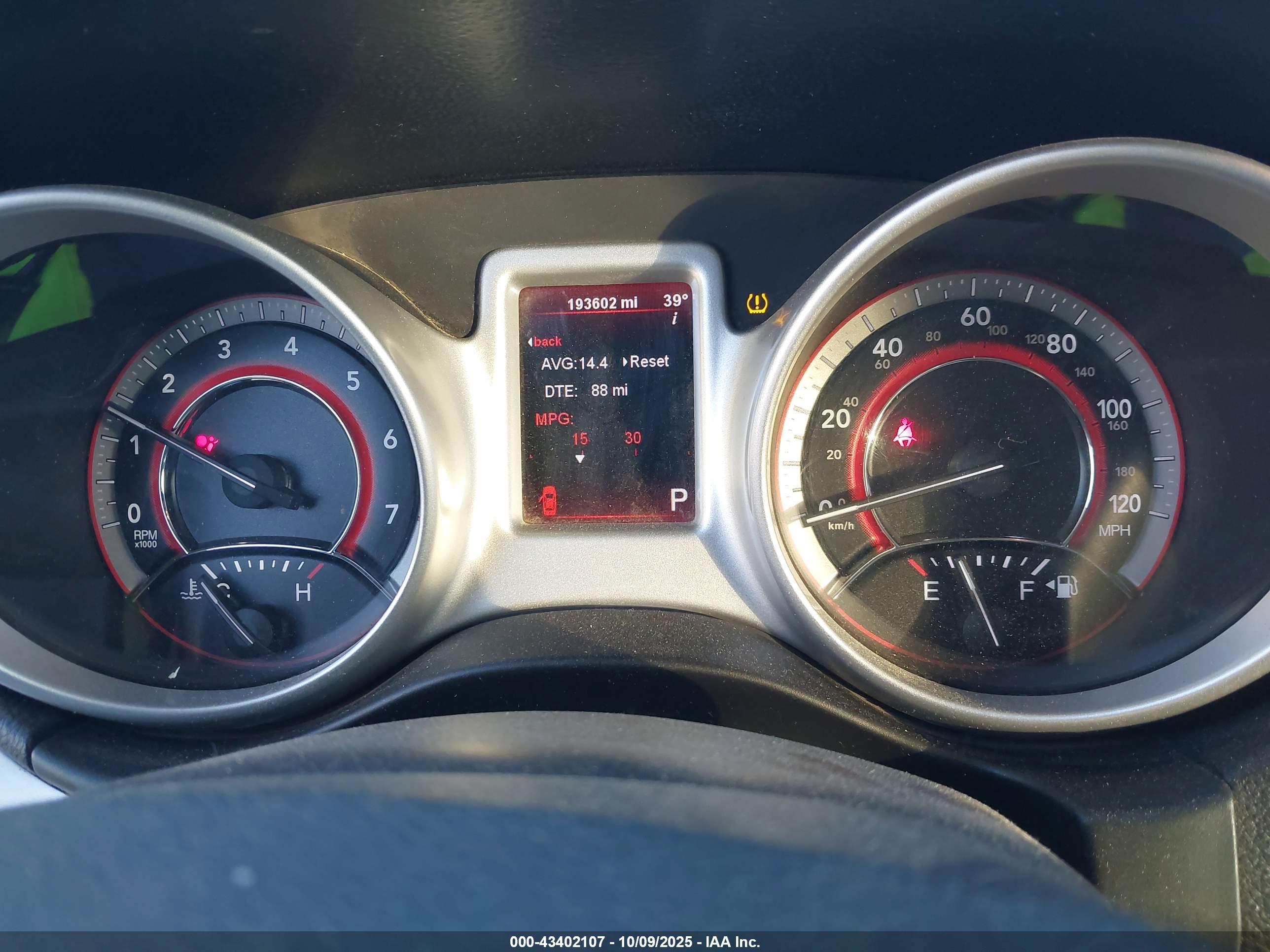 DODGE JOURNEY image 7