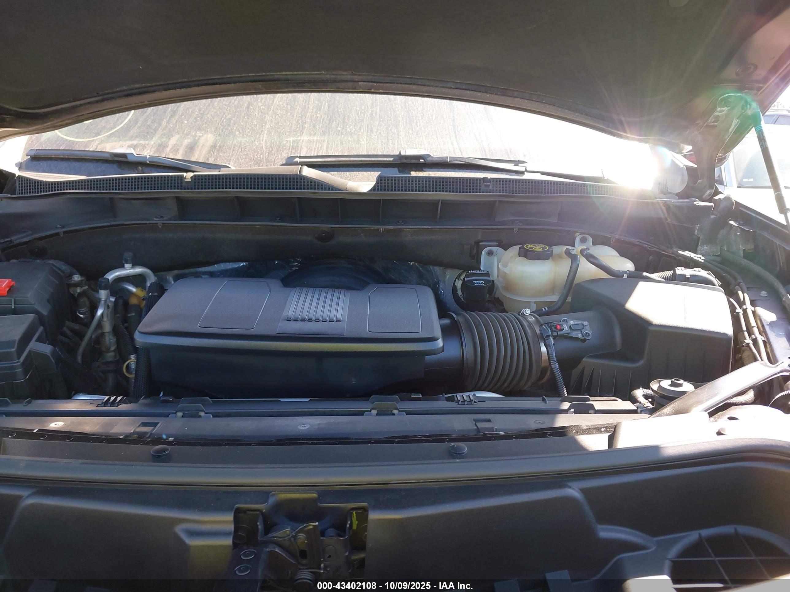 CHEVROLET SUBURBAN image 10