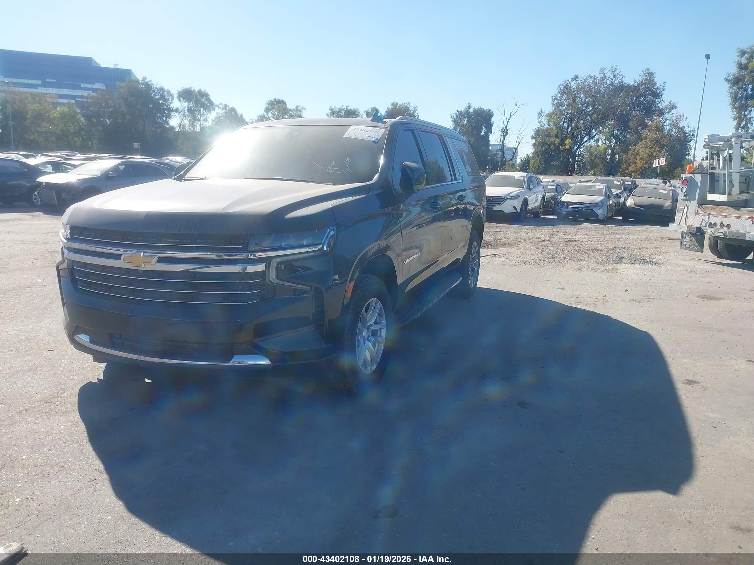 CHEVROLET SUBURBAN image 2