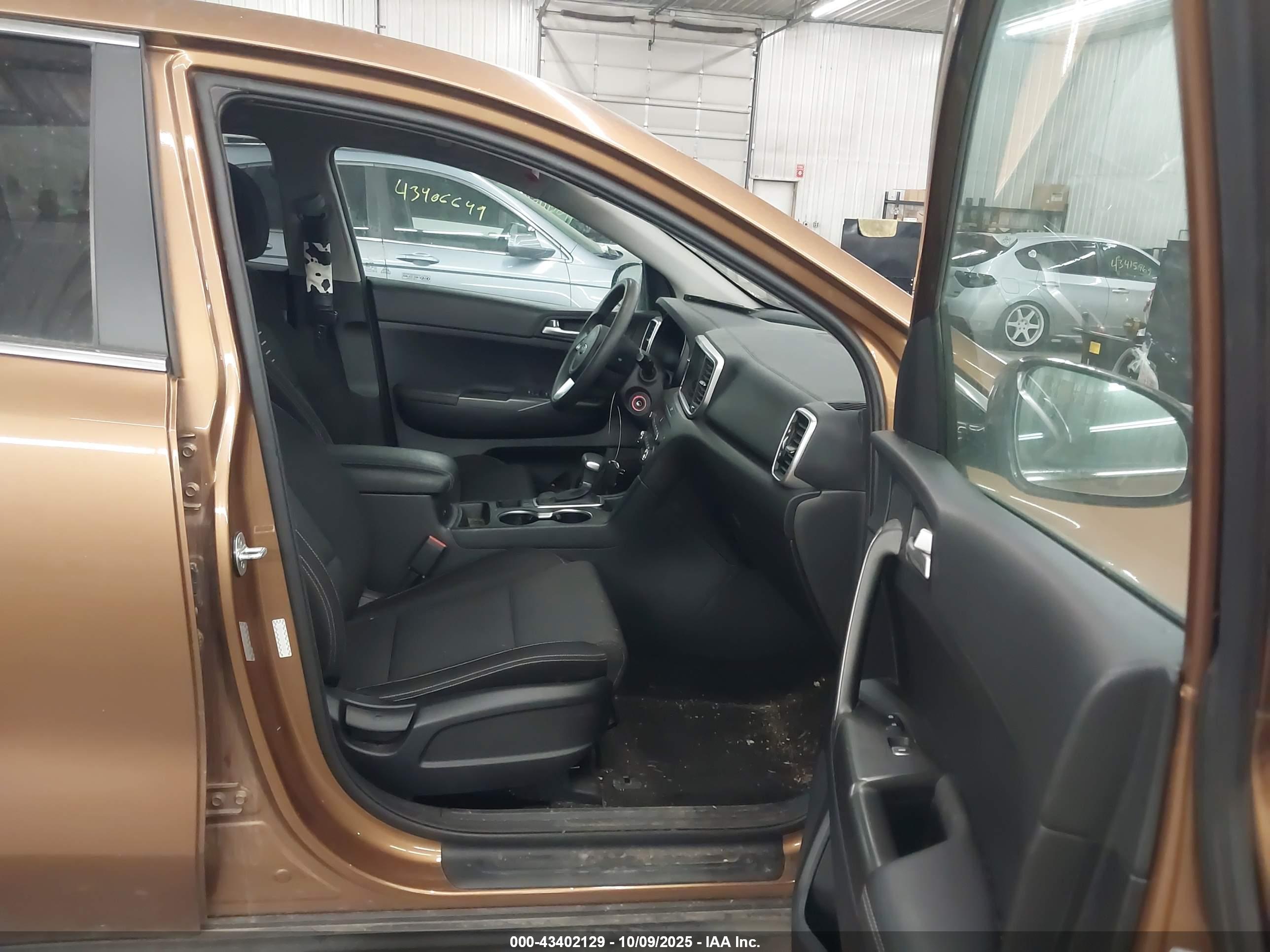 KIA SPORTAGE image 5