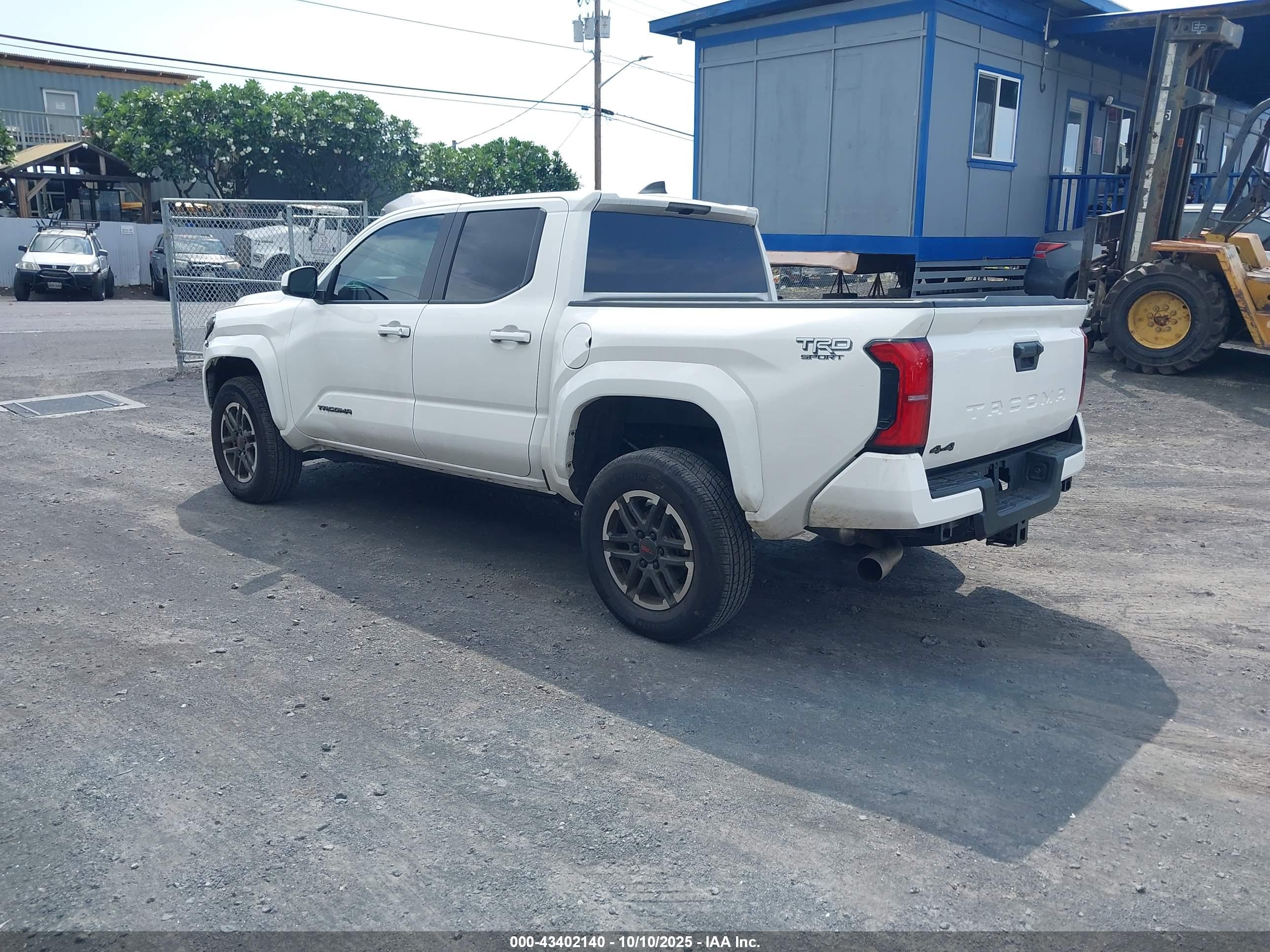TOYOTA TACOMA image 3