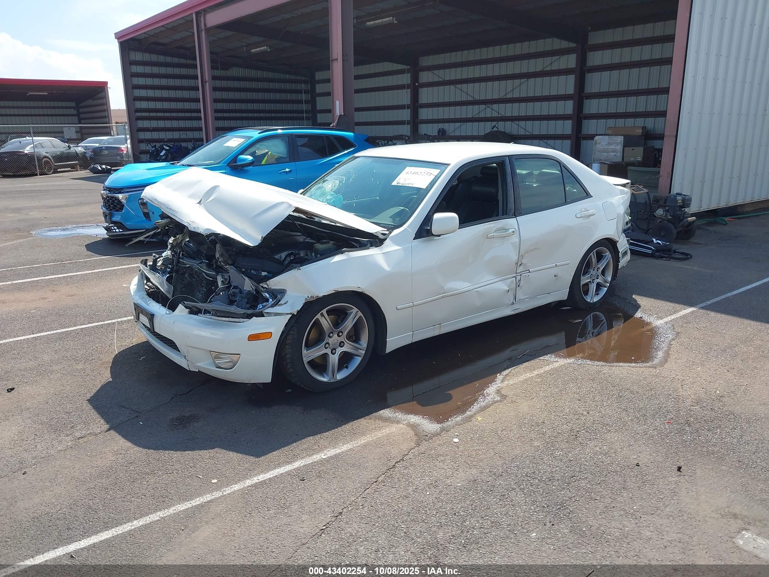 LEXUS IS image 2