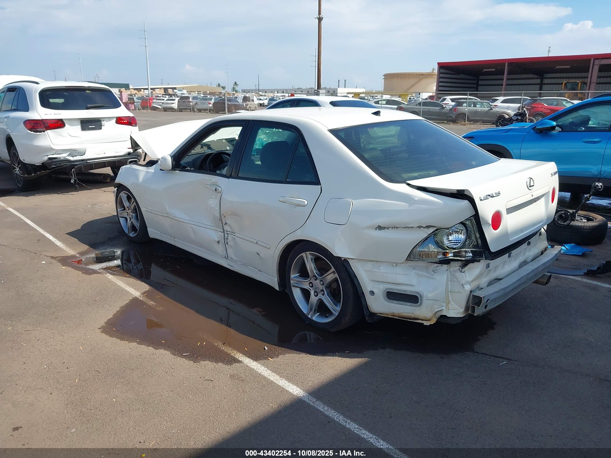 LEXUS IS image 3