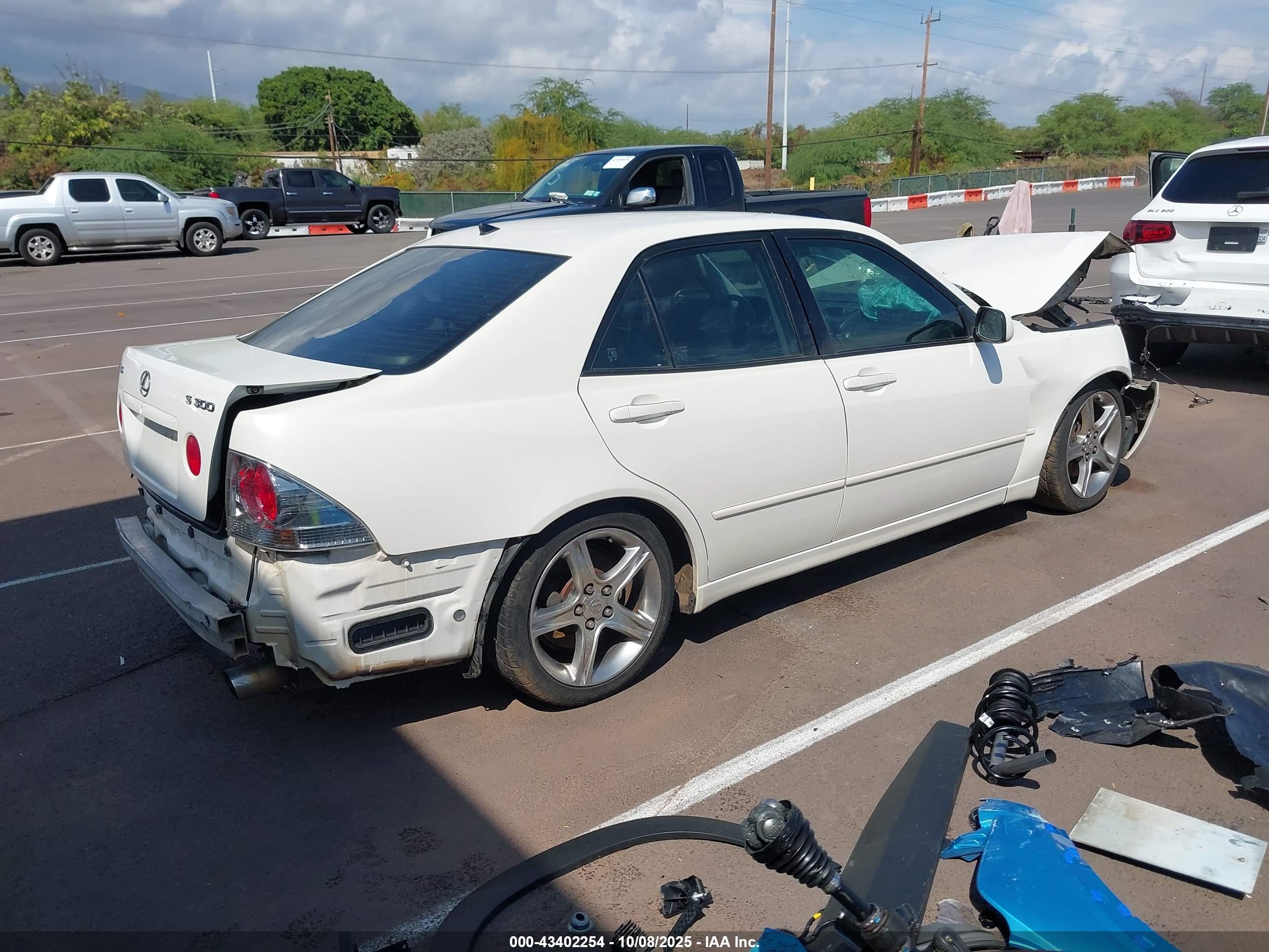 LEXUS IS image 4