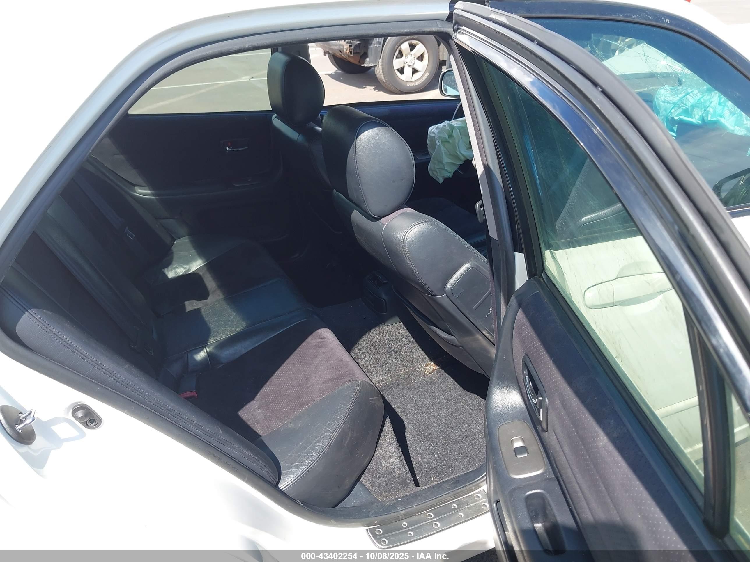 LEXUS IS image 8