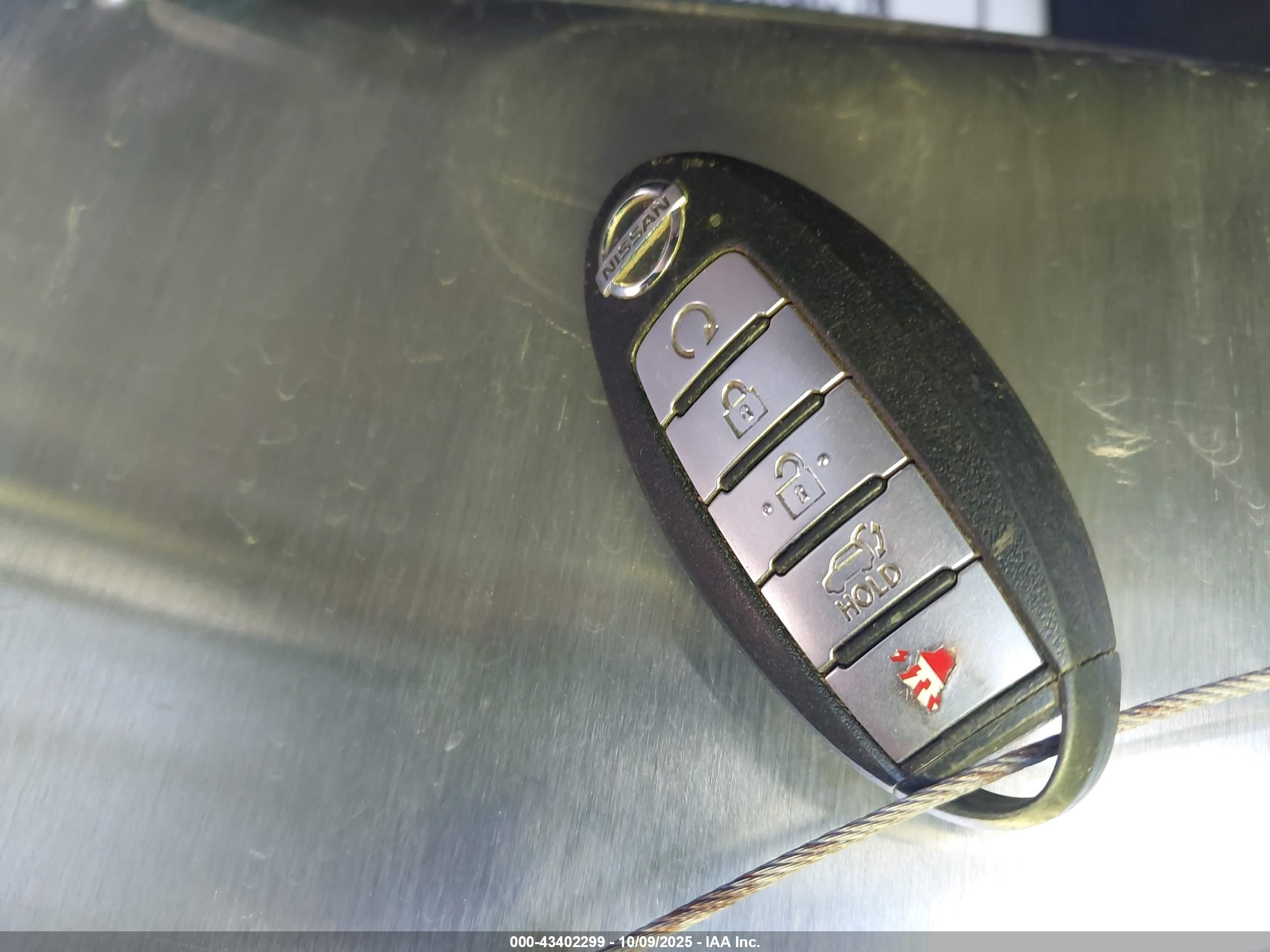 NISSAN ROGUE image 11