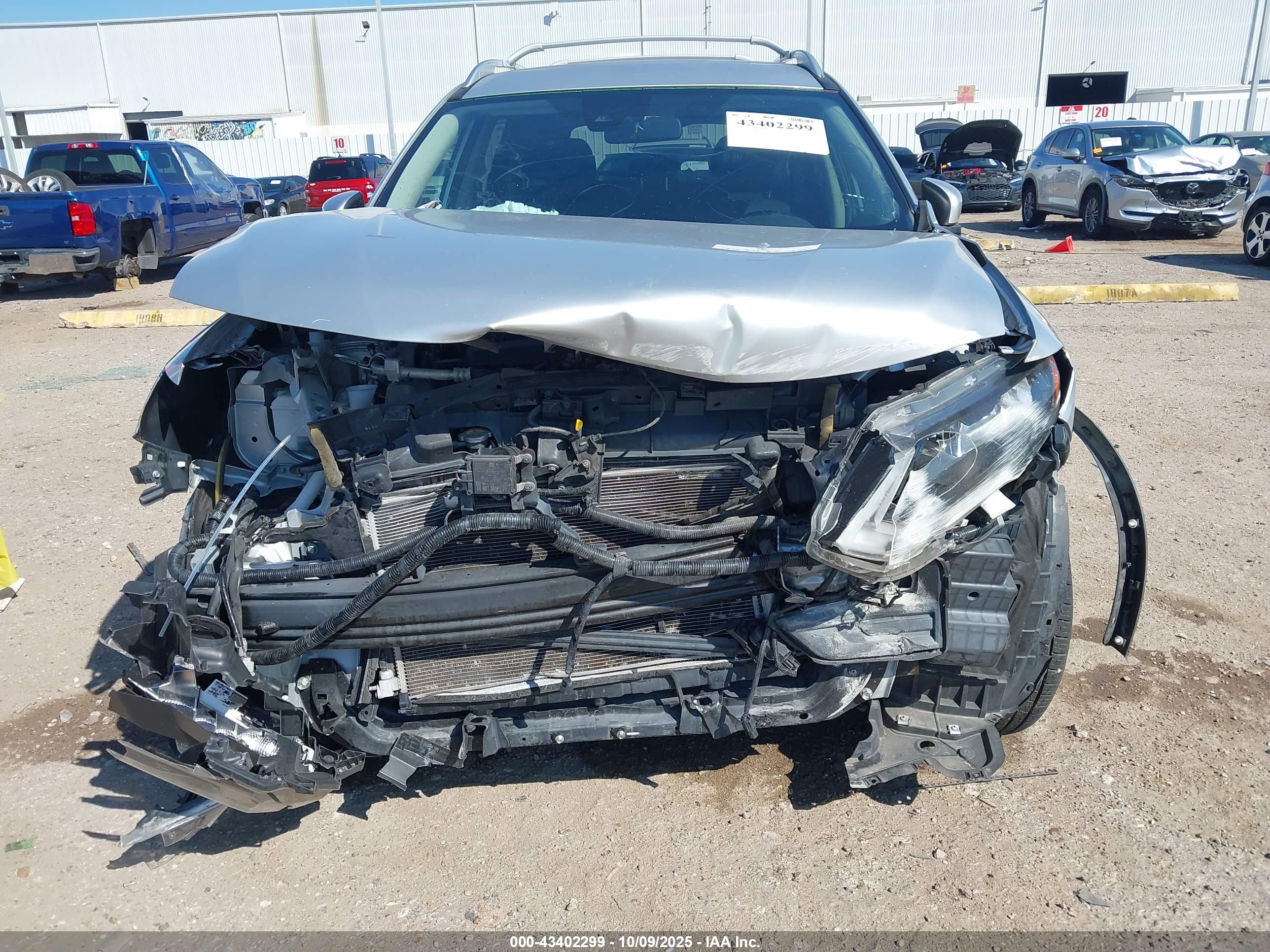NISSAN ROGUE image 6