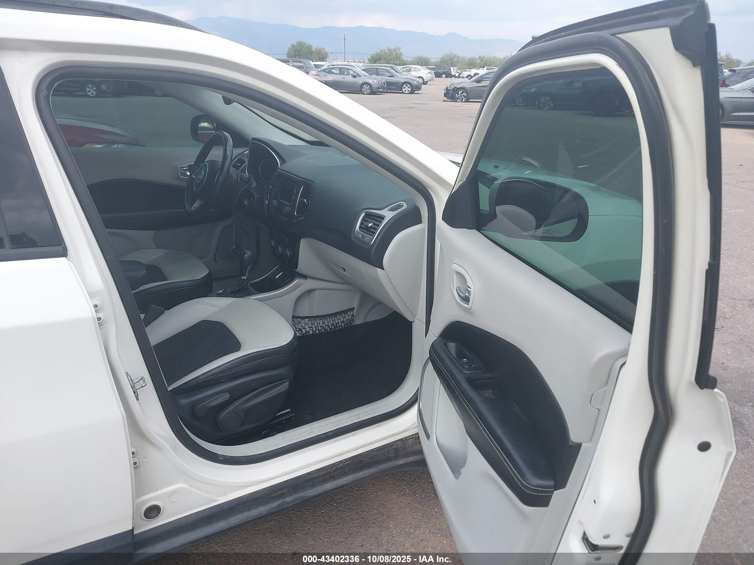 JEEP COMPASS image 5