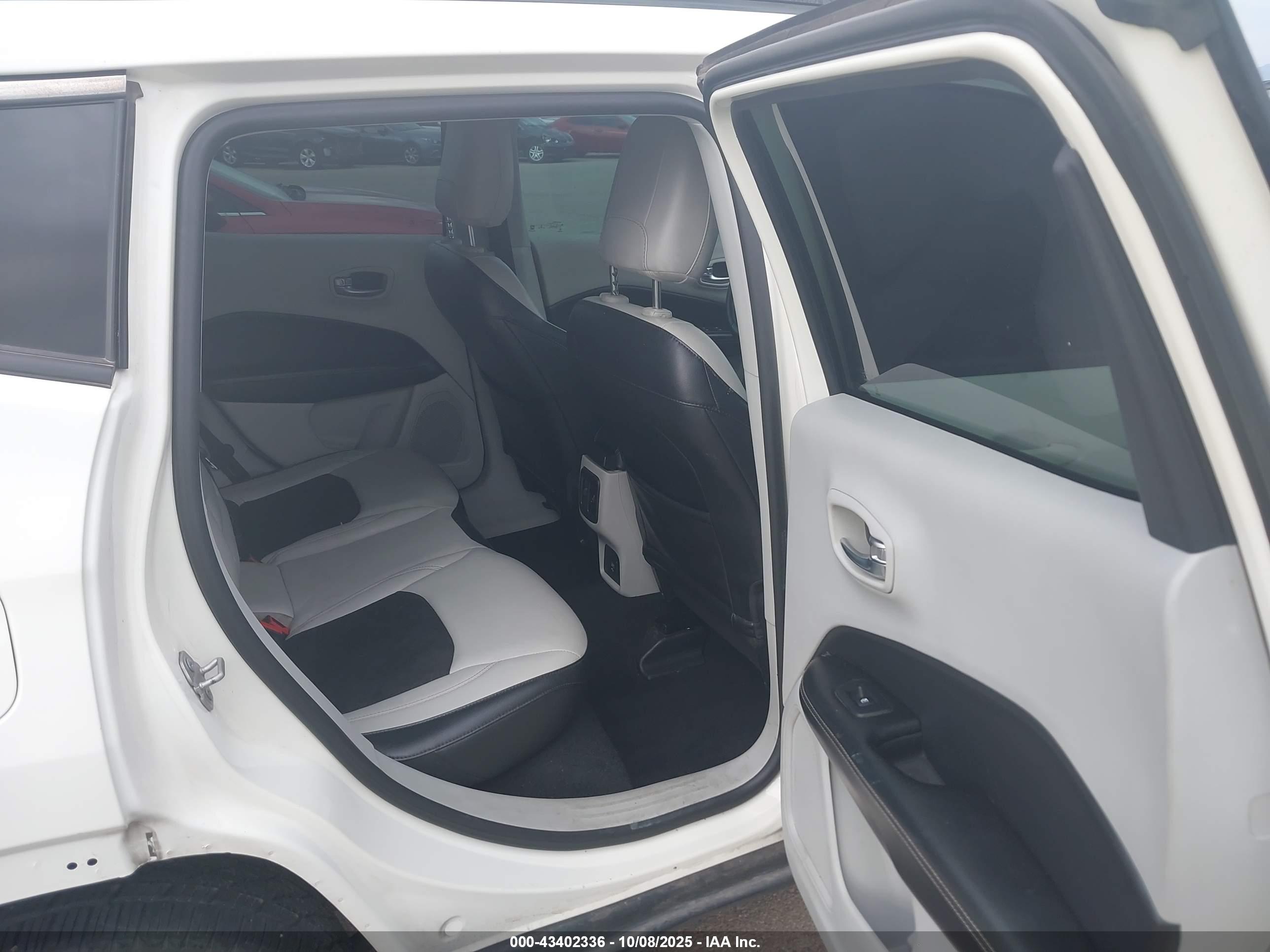 JEEP COMPASS image 8