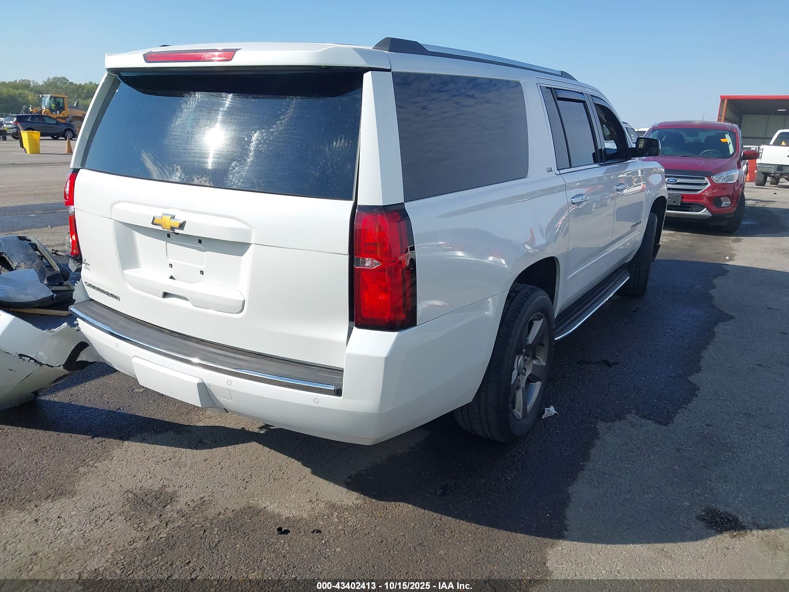 CHEVROLET SUBURBAN image 4