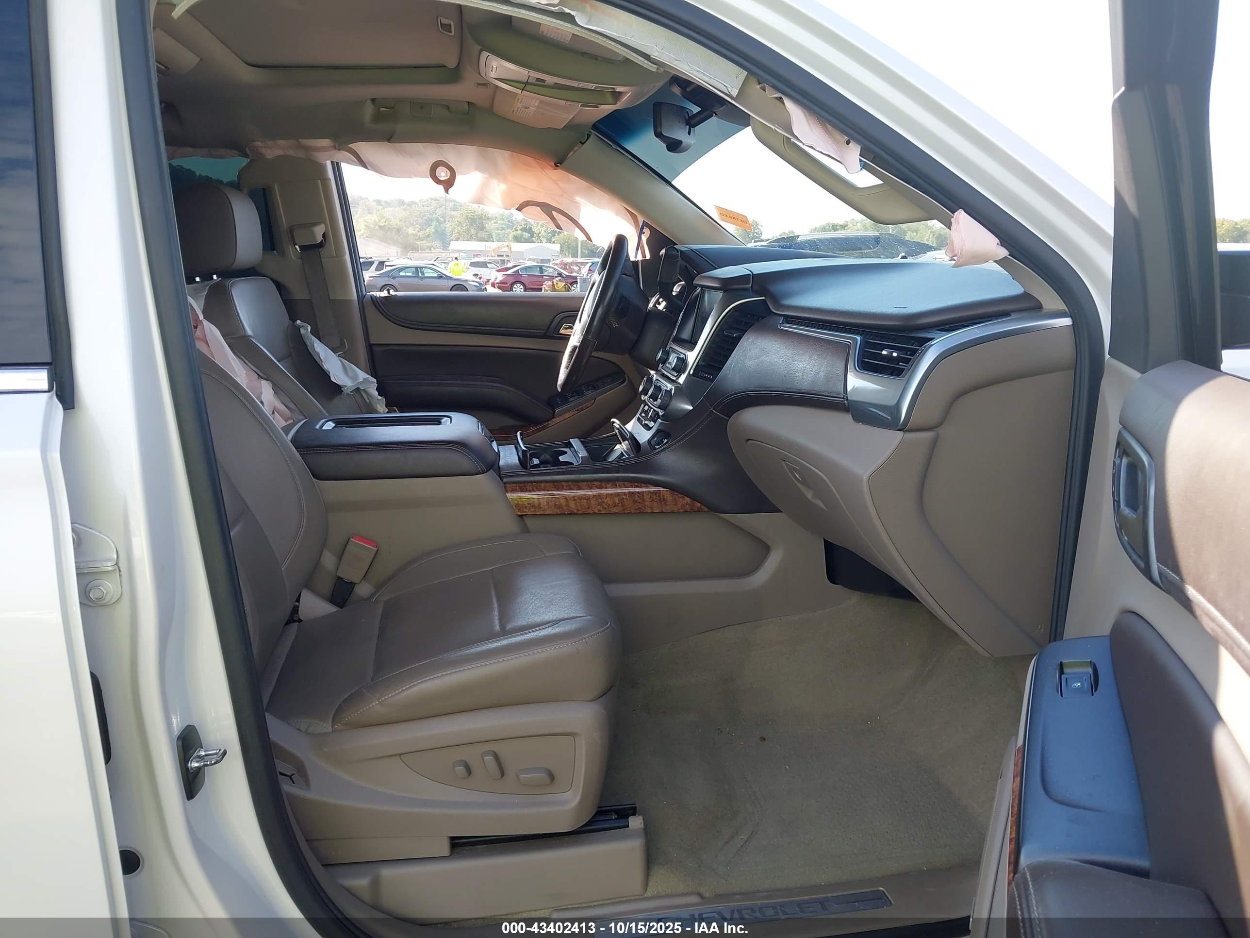 CHEVROLET SUBURBAN image 5
