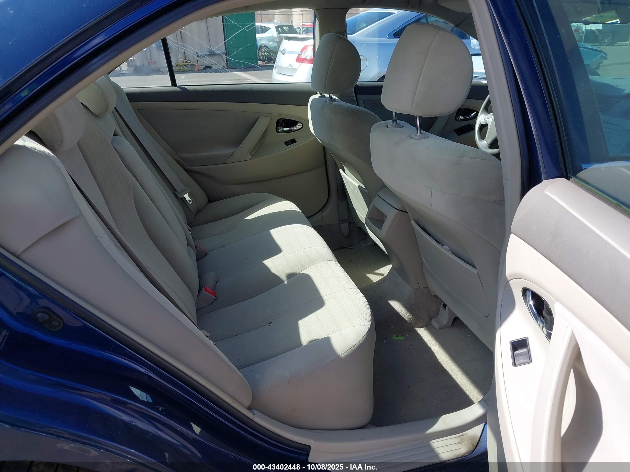 TOYOTA CAMRY image 8