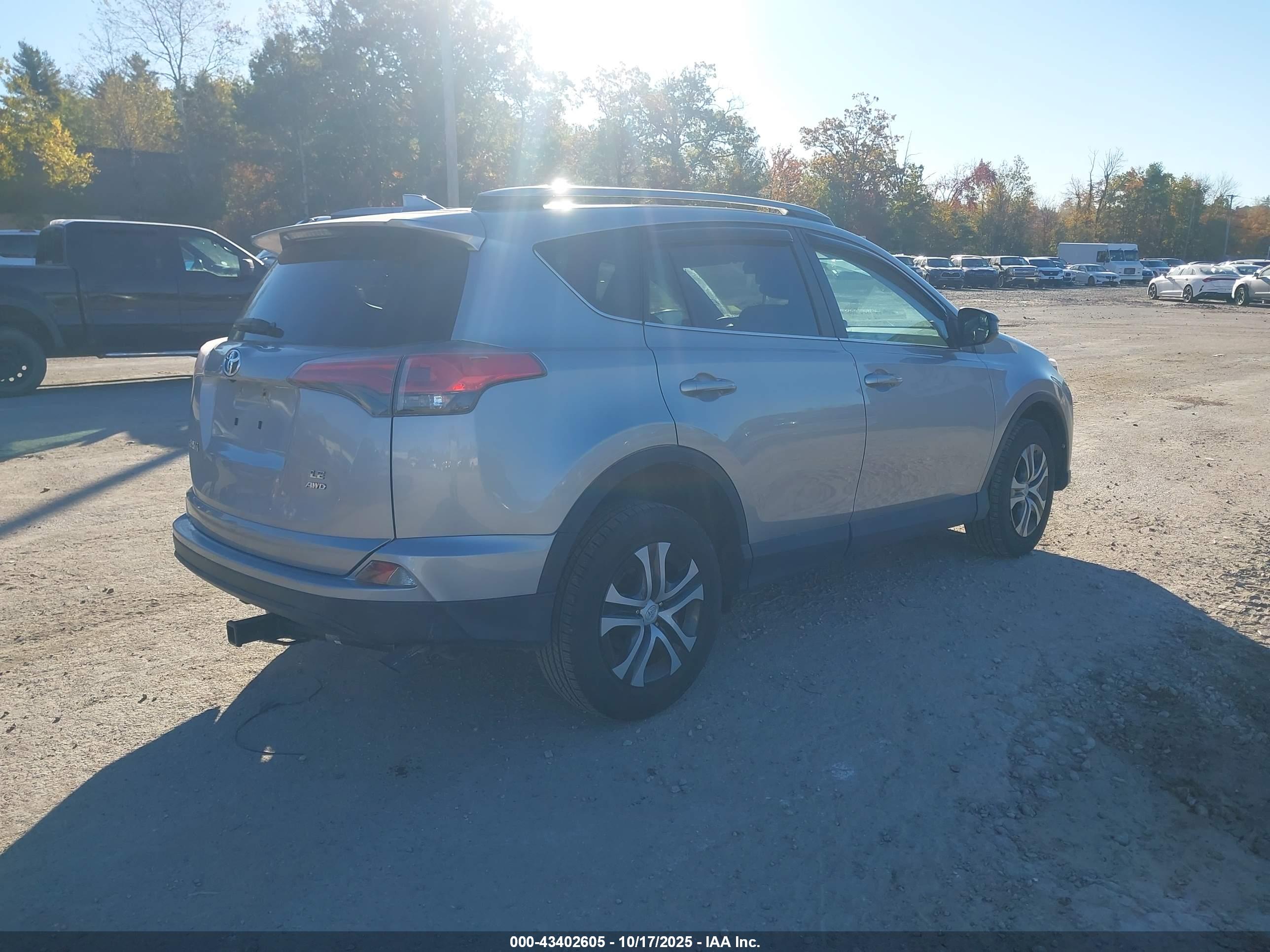 TOYOTA RAV4 image 4