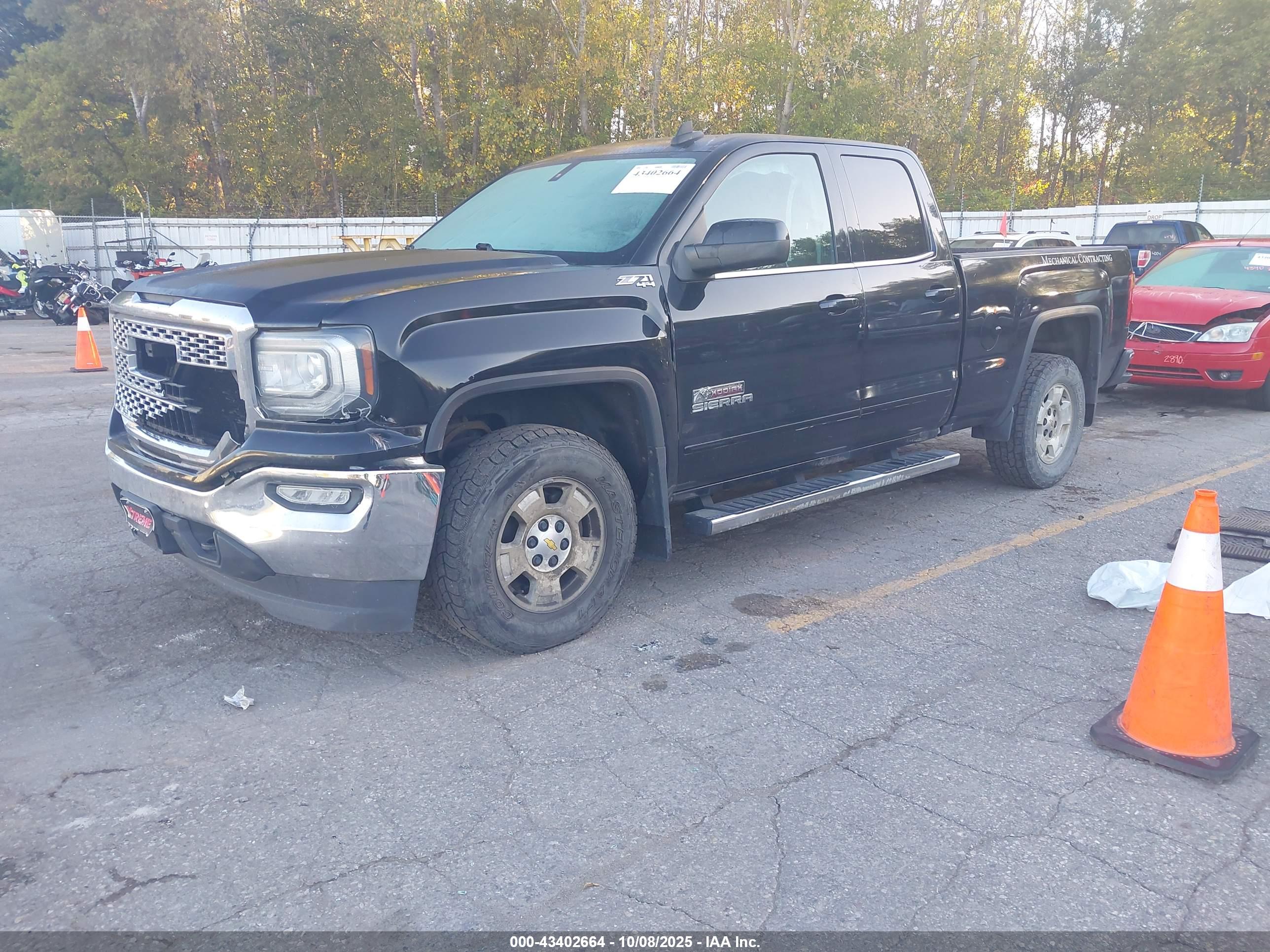 GMC SIERRA image 2