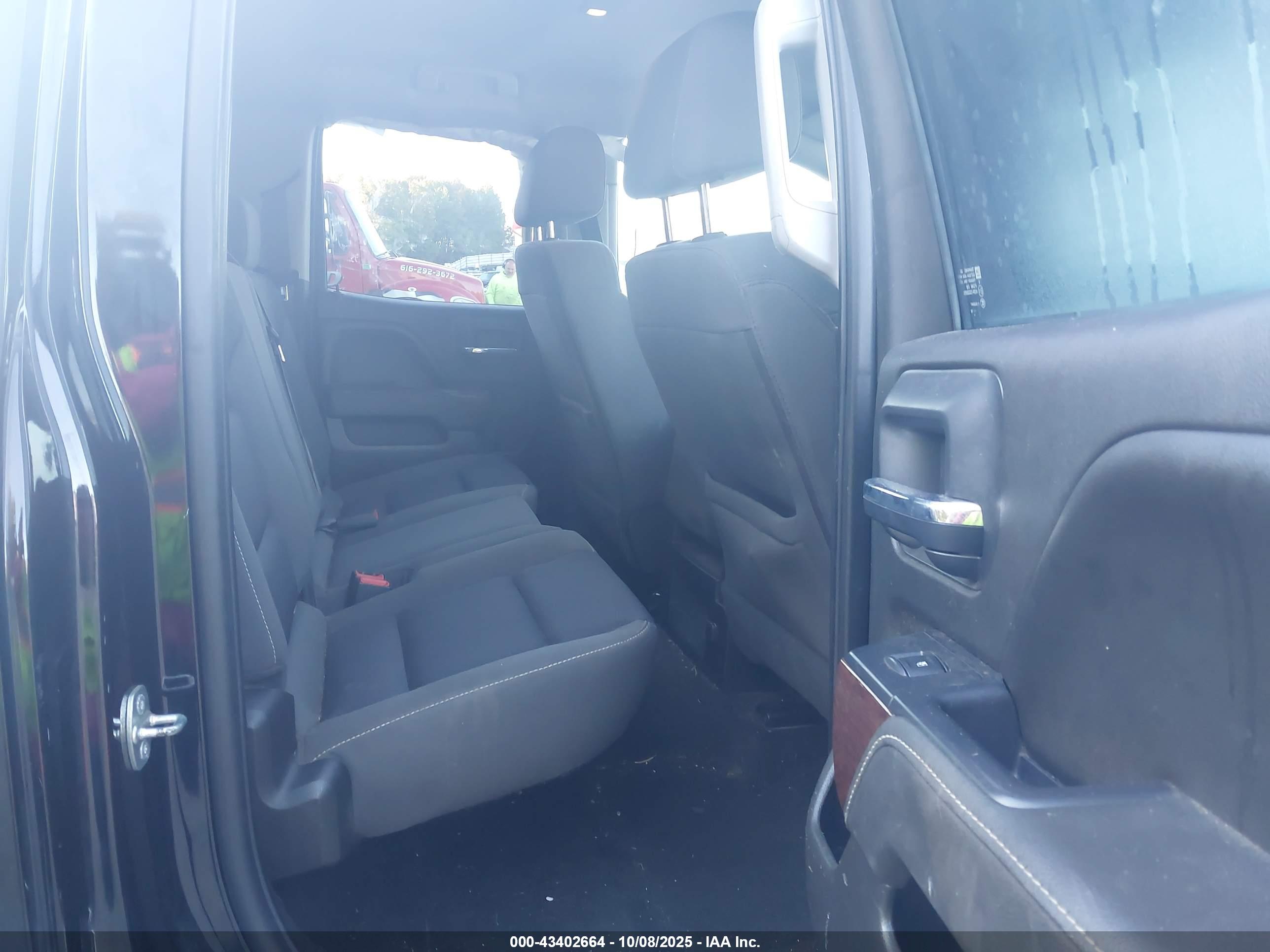 GMC SIERRA image 8