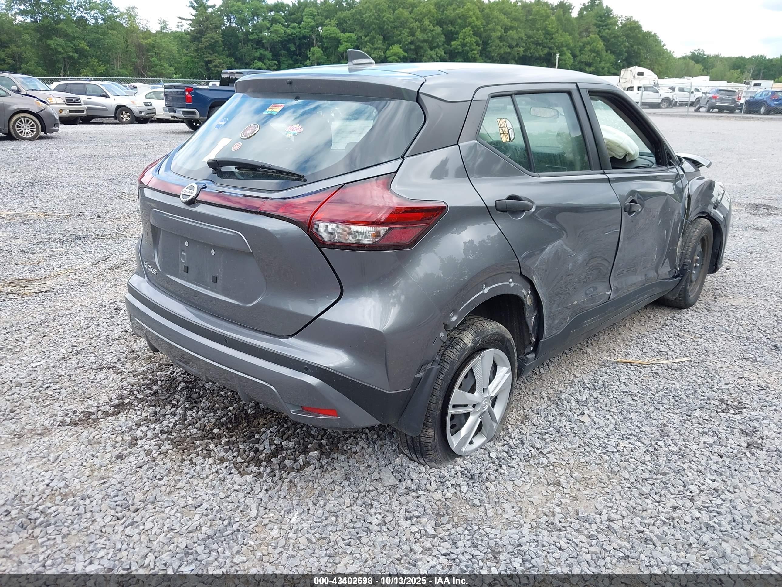NISSAN KICKS image 4