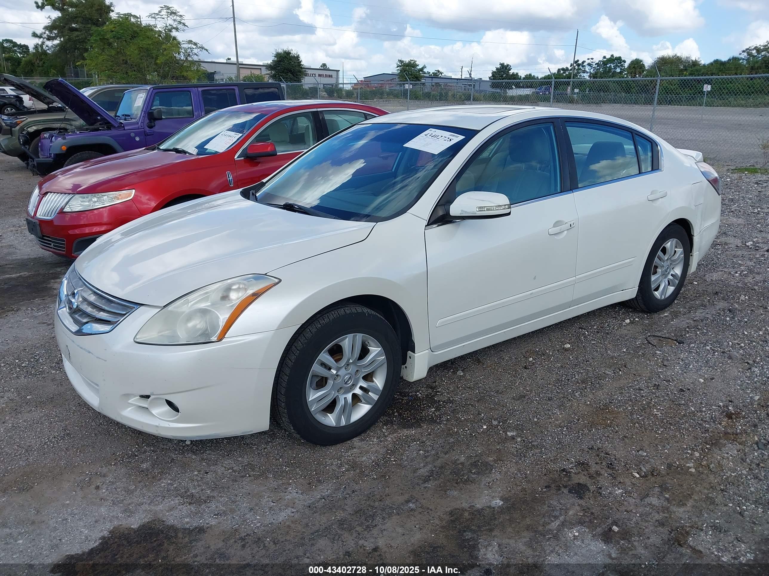 NISSAN ALTIMA image 2