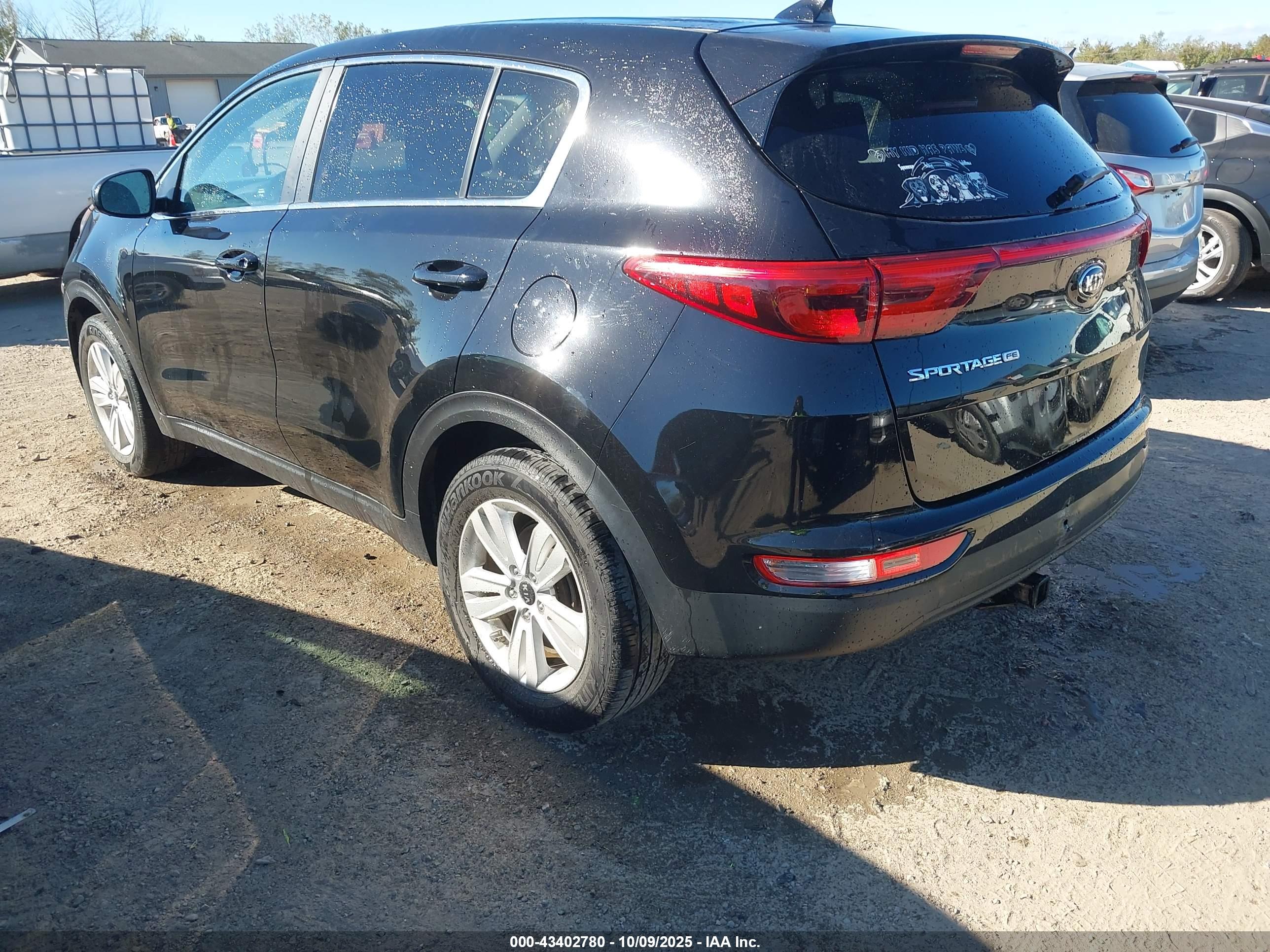 KIA SPORTAGE image 3