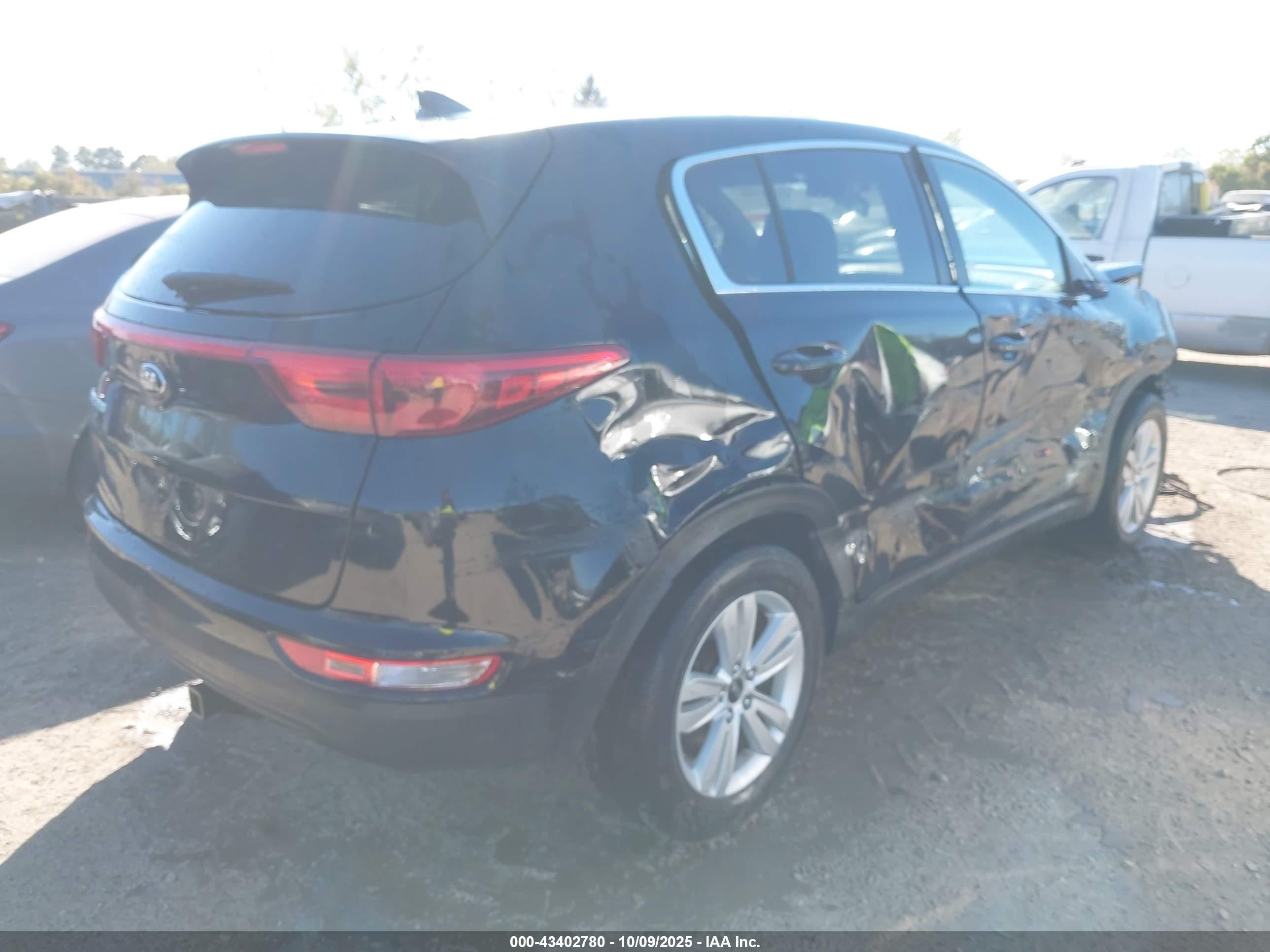 KIA SPORTAGE image 4