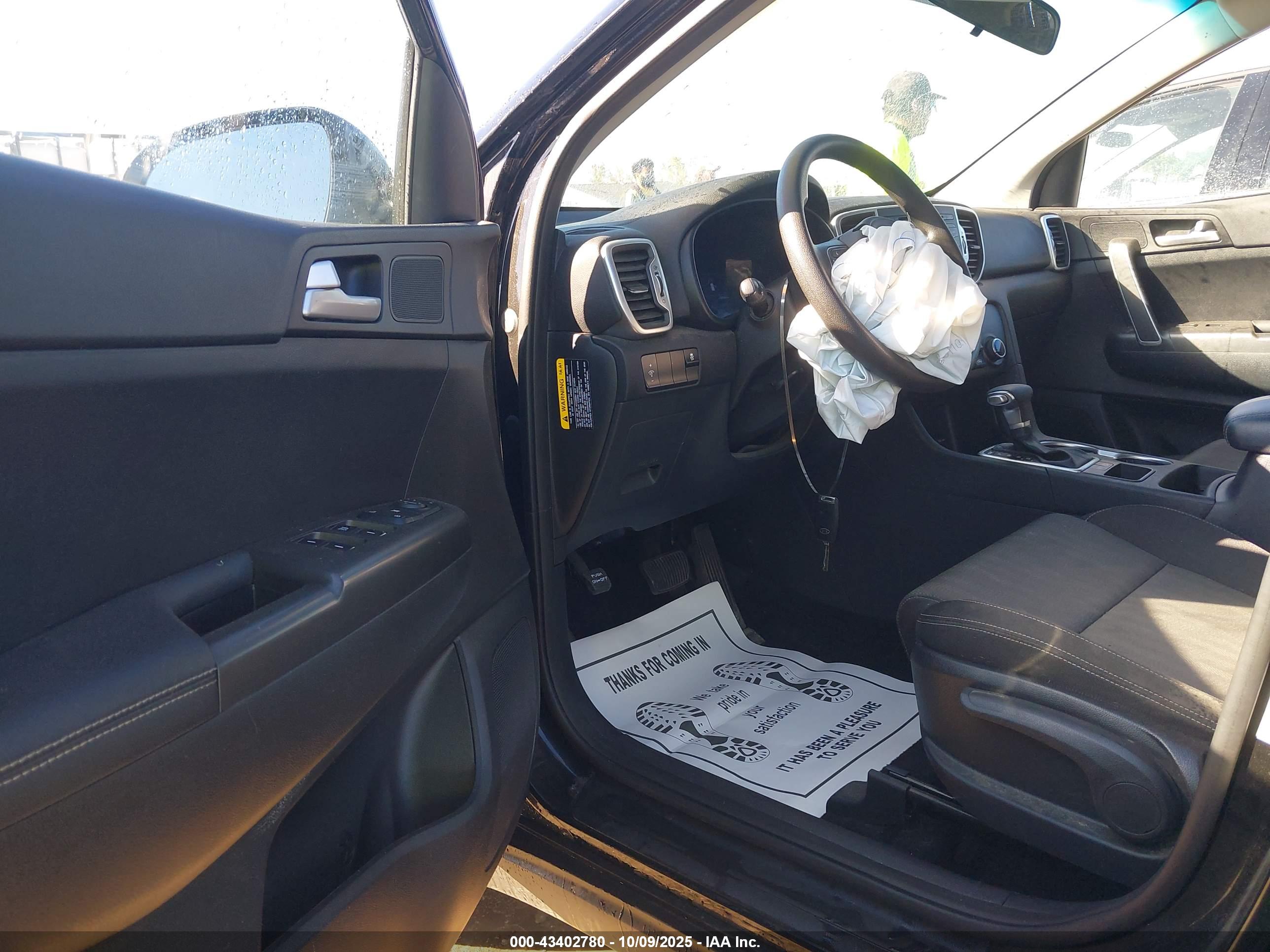 KIA SPORTAGE image 5