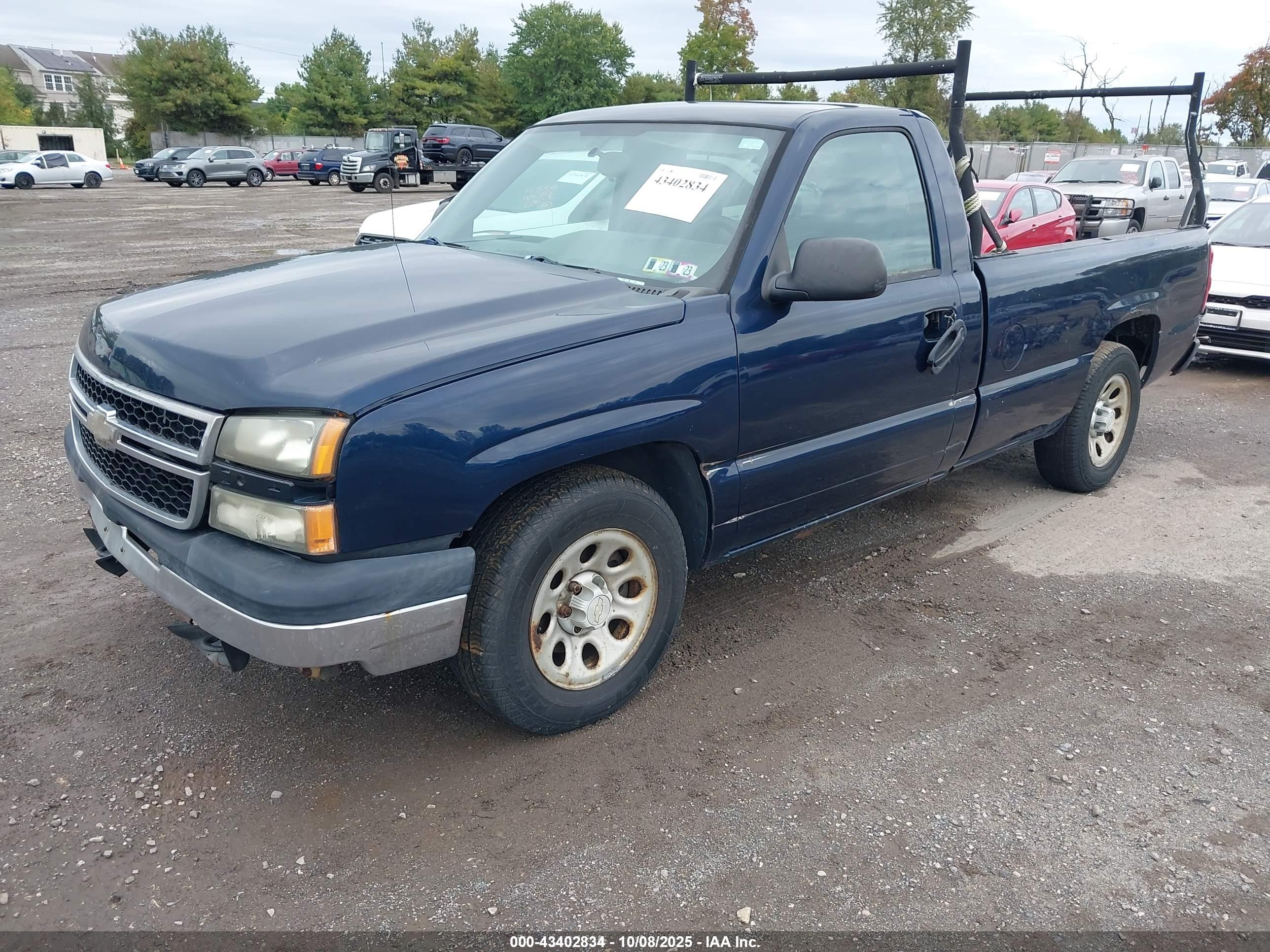 CHEVROLET SILVERADO image 2