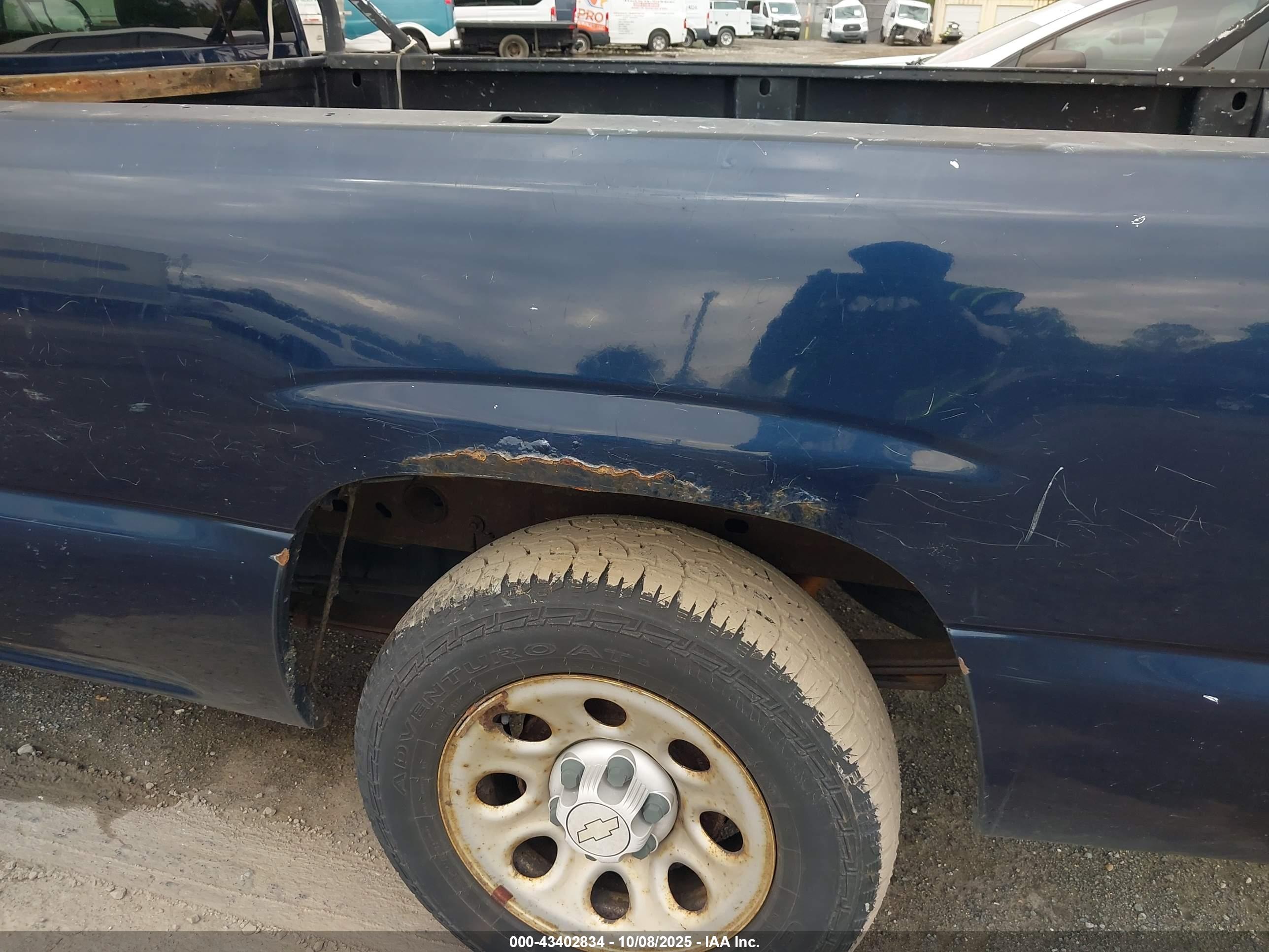 CHEVROLET SILVERADO image 6