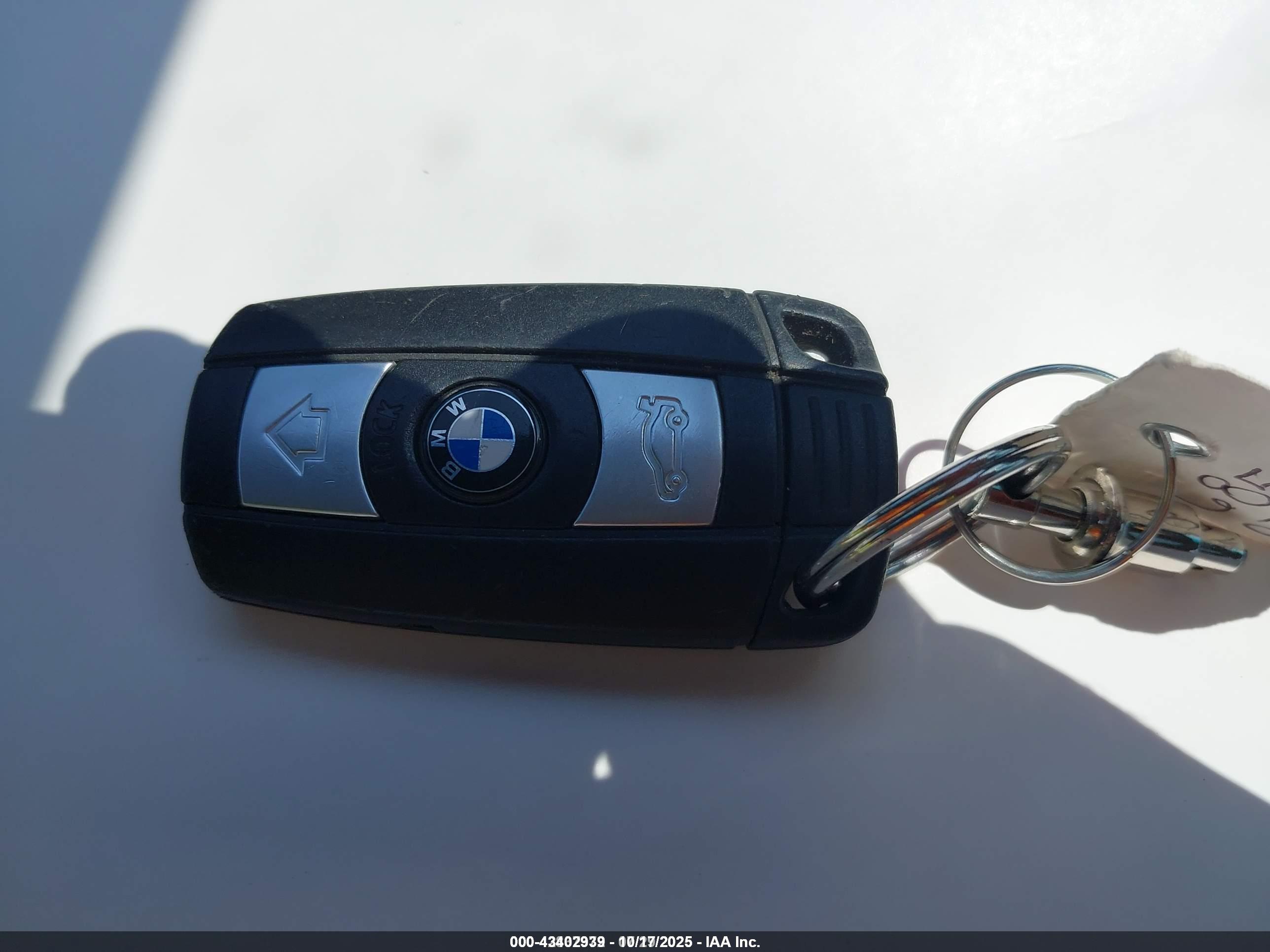 BMW 328I image 11