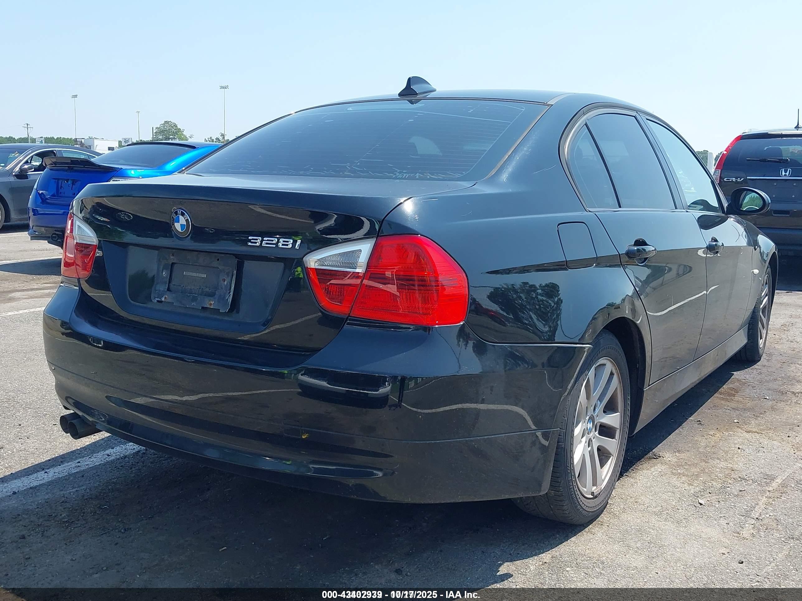 BMW 328I image 4