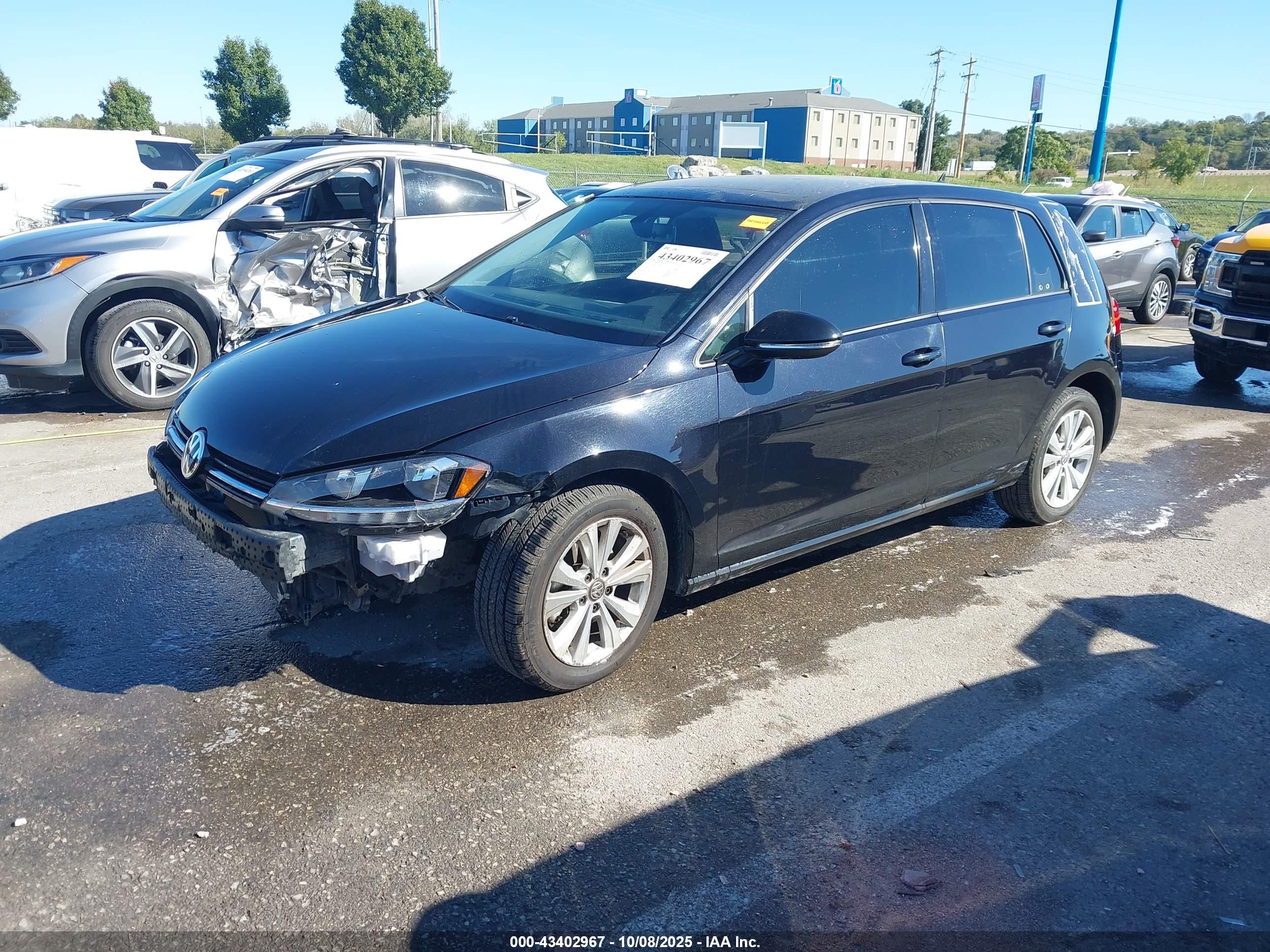 VOLKSWAGEN GOLF image 2