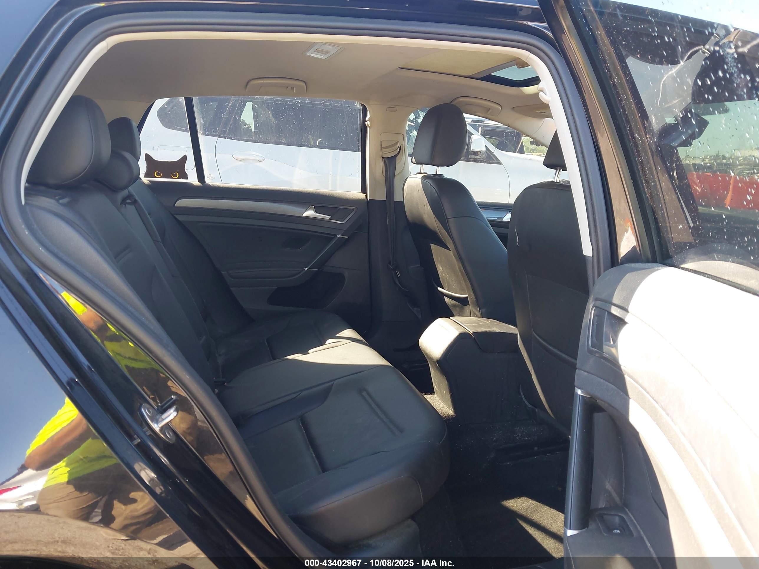 VOLKSWAGEN GOLF image 8