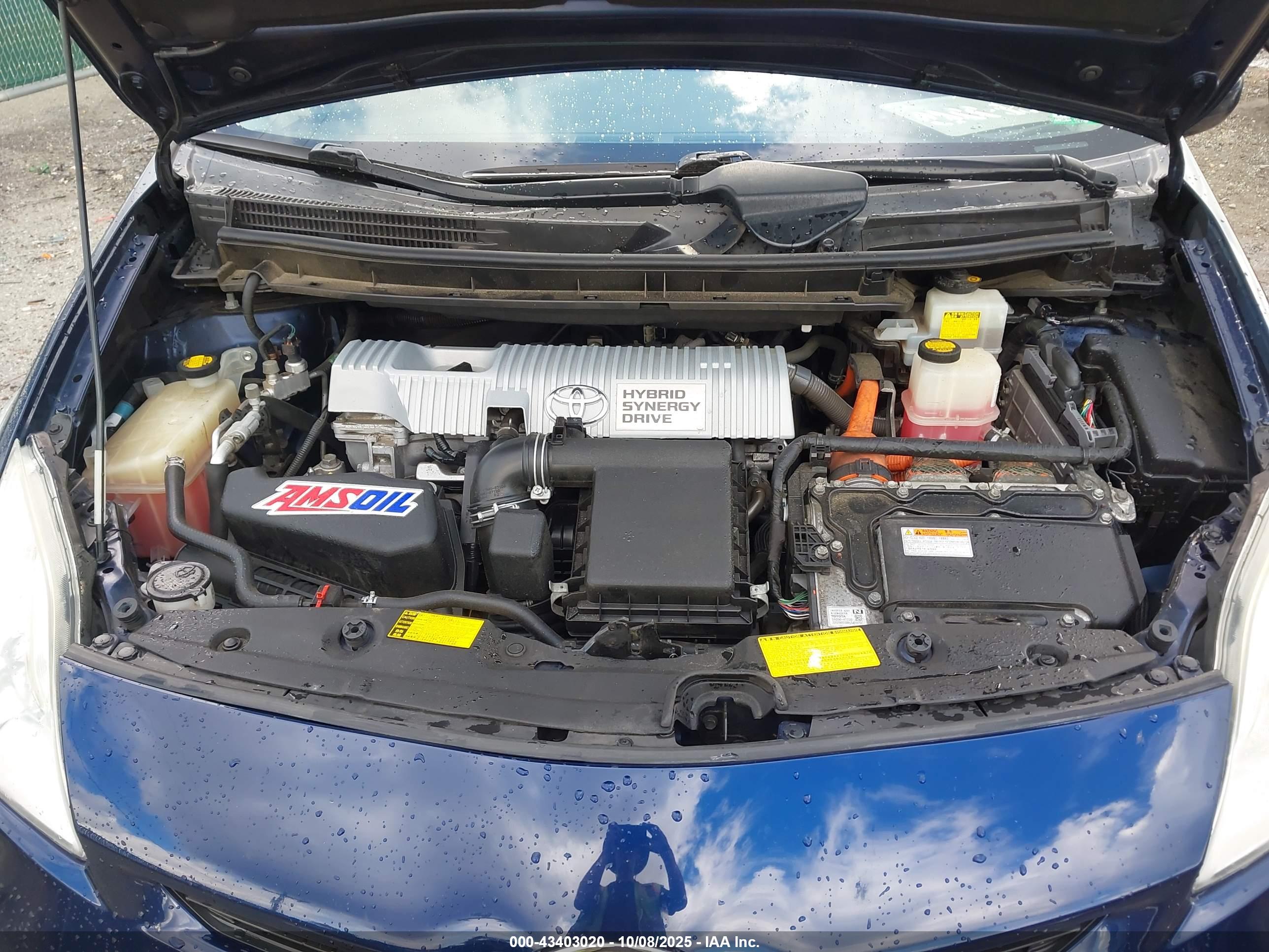 TOYOTA PRIUS image 10