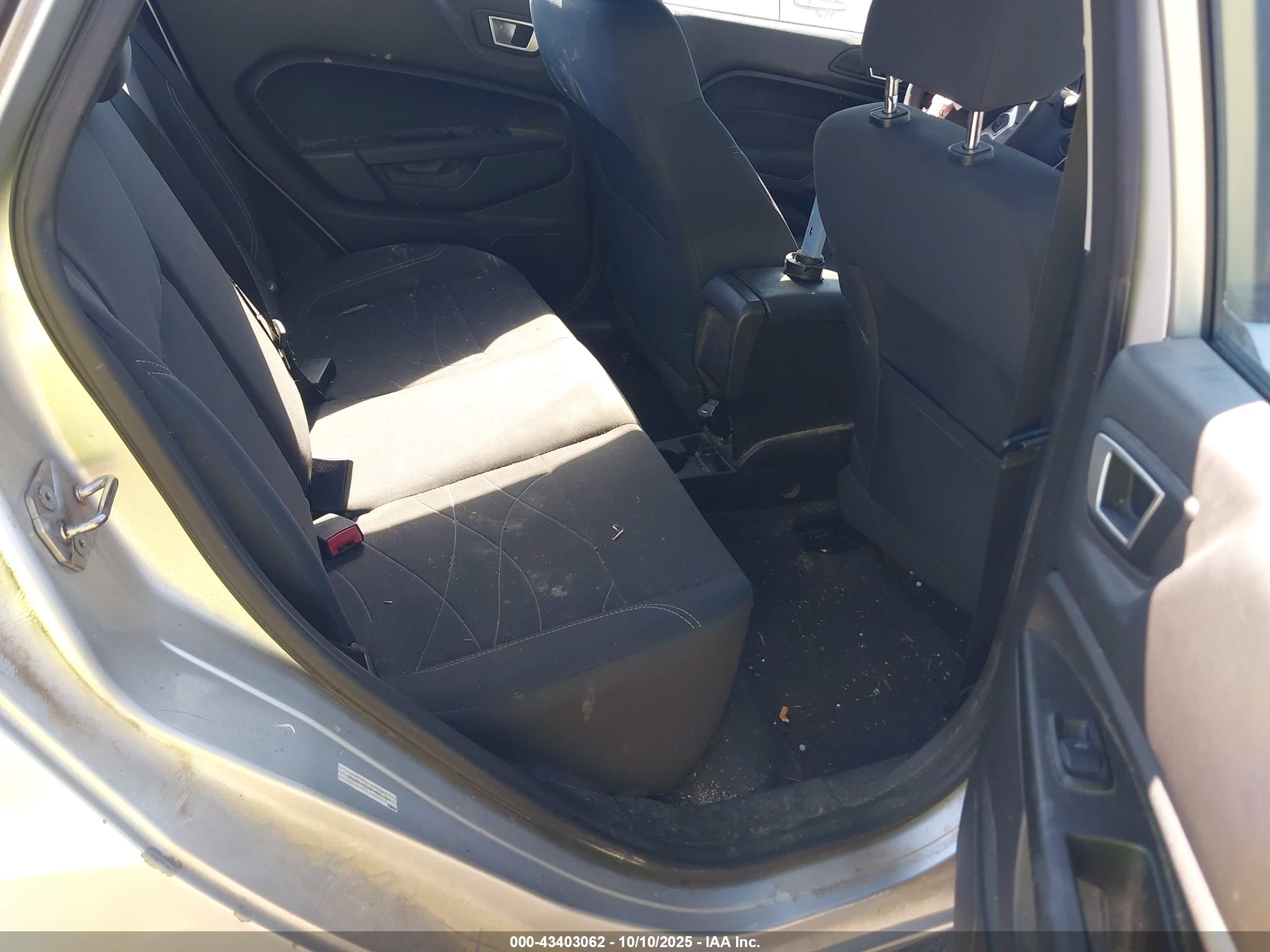 FORD FIESTA image 8