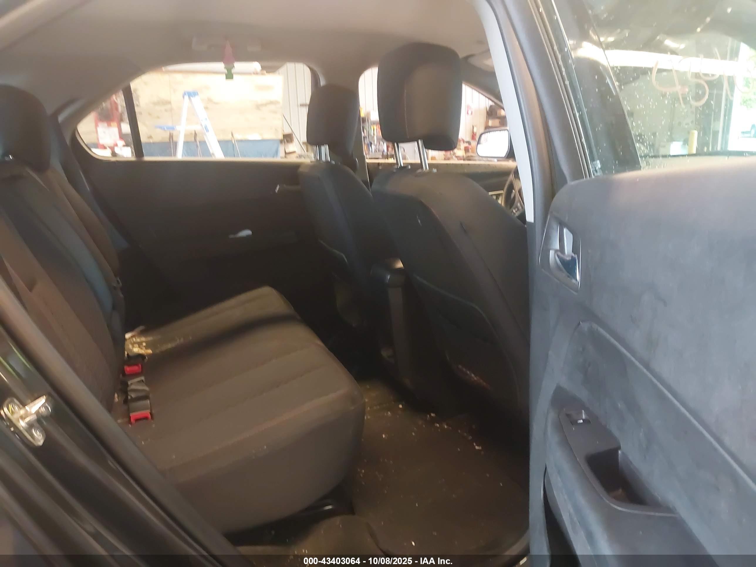 CHEVROLET EQUINOX image 8