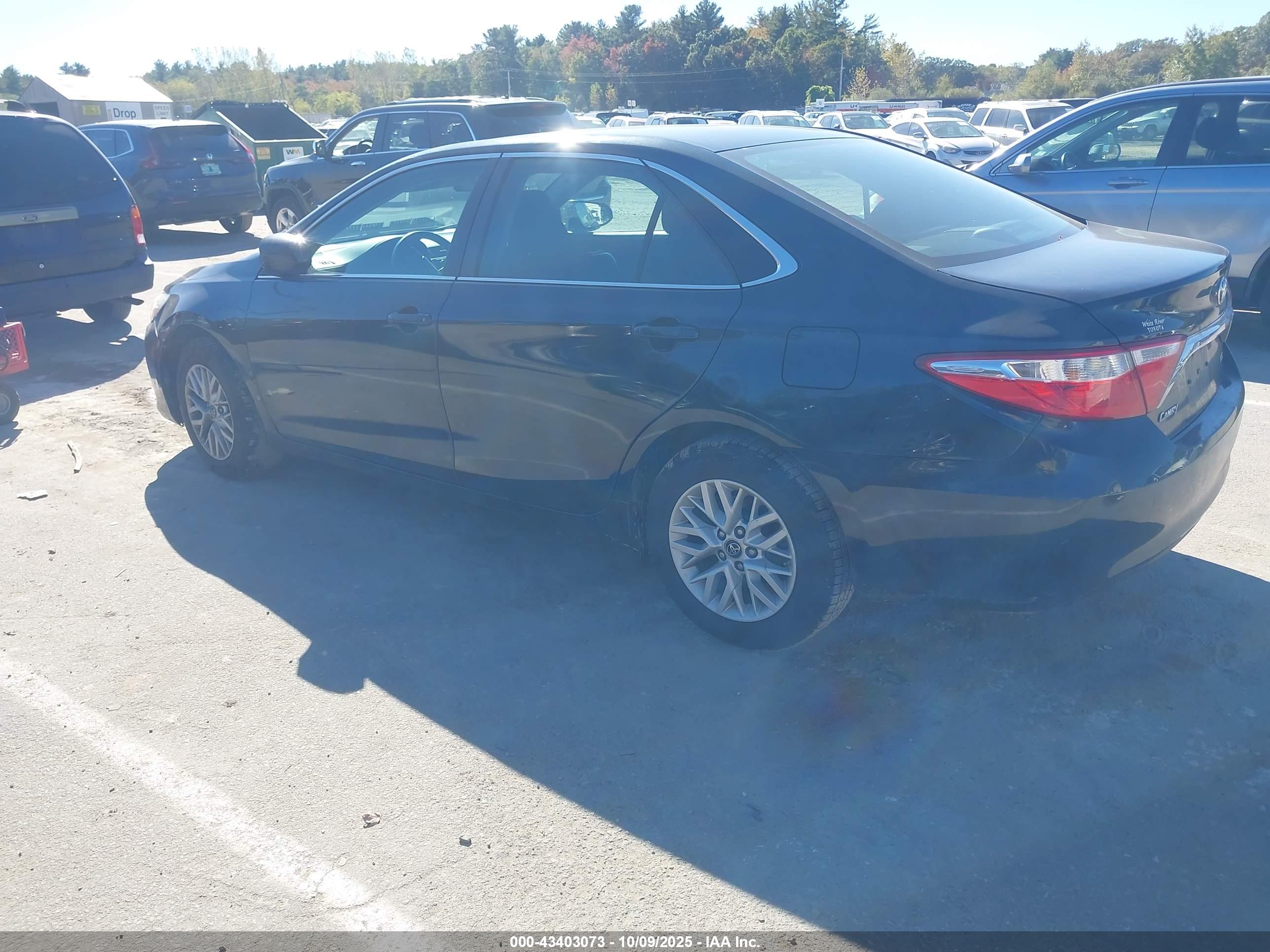 TOYOTA CAMRY image 3