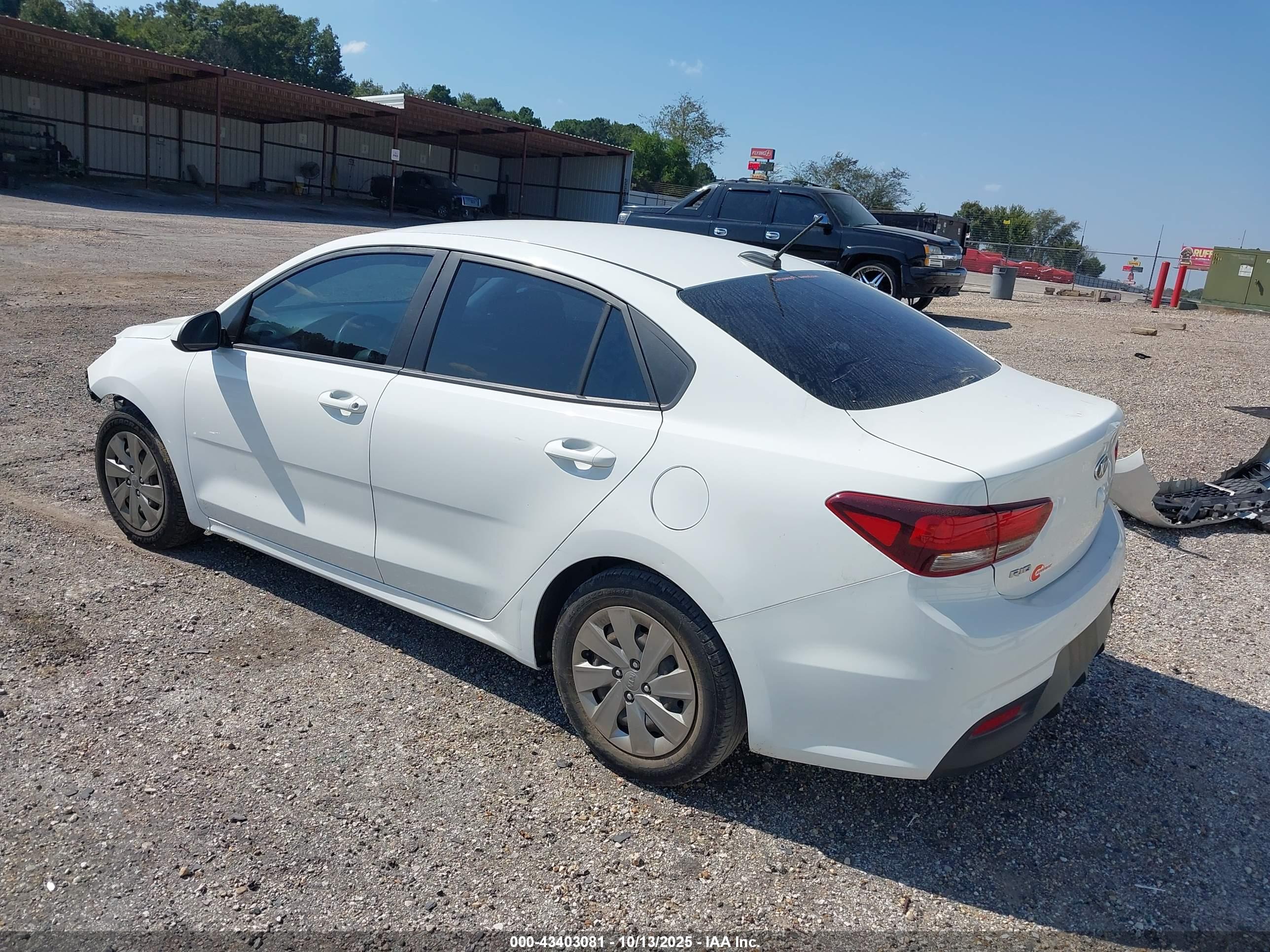 KIA RIO image 3