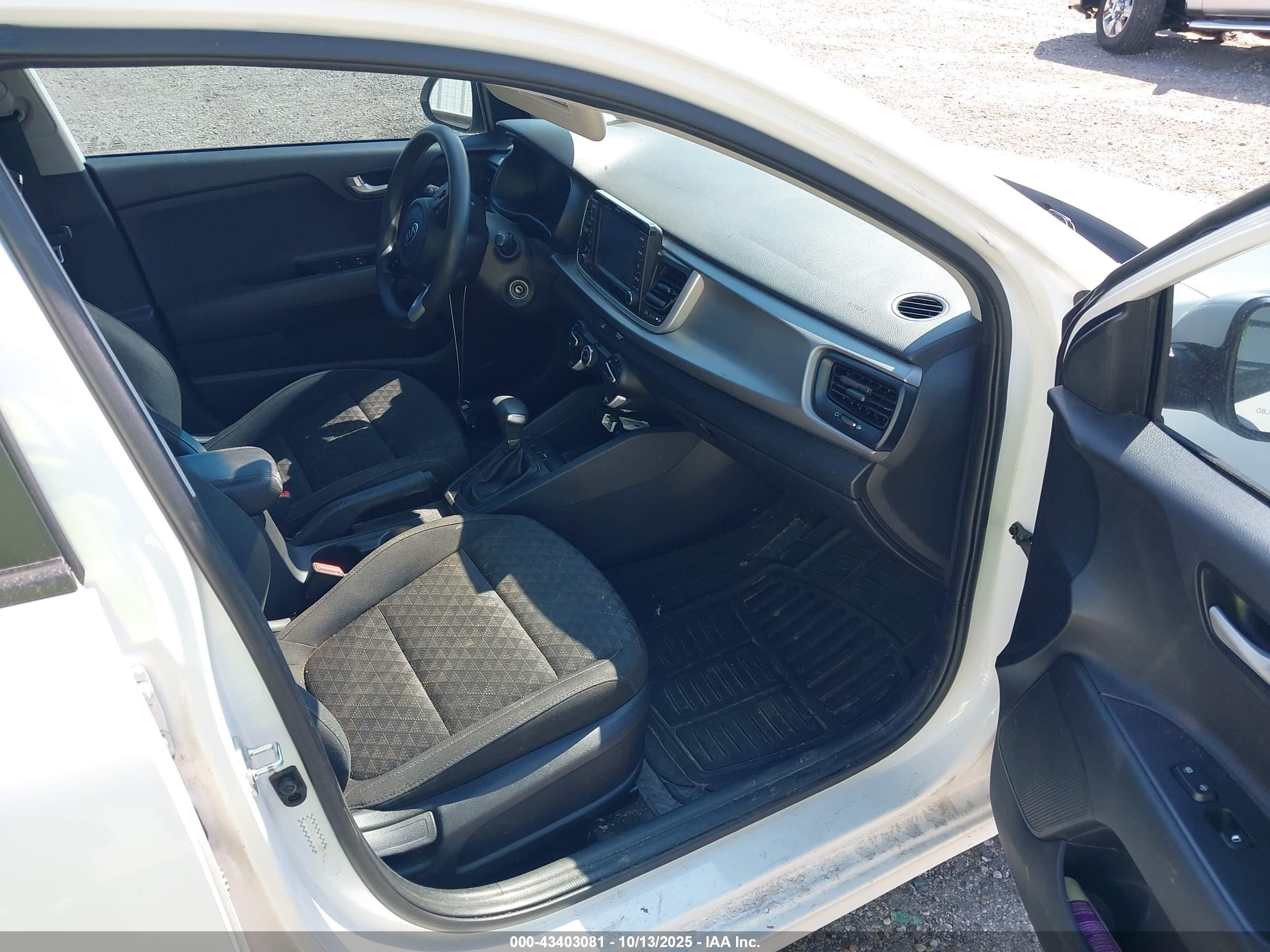 KIA RIO image 5