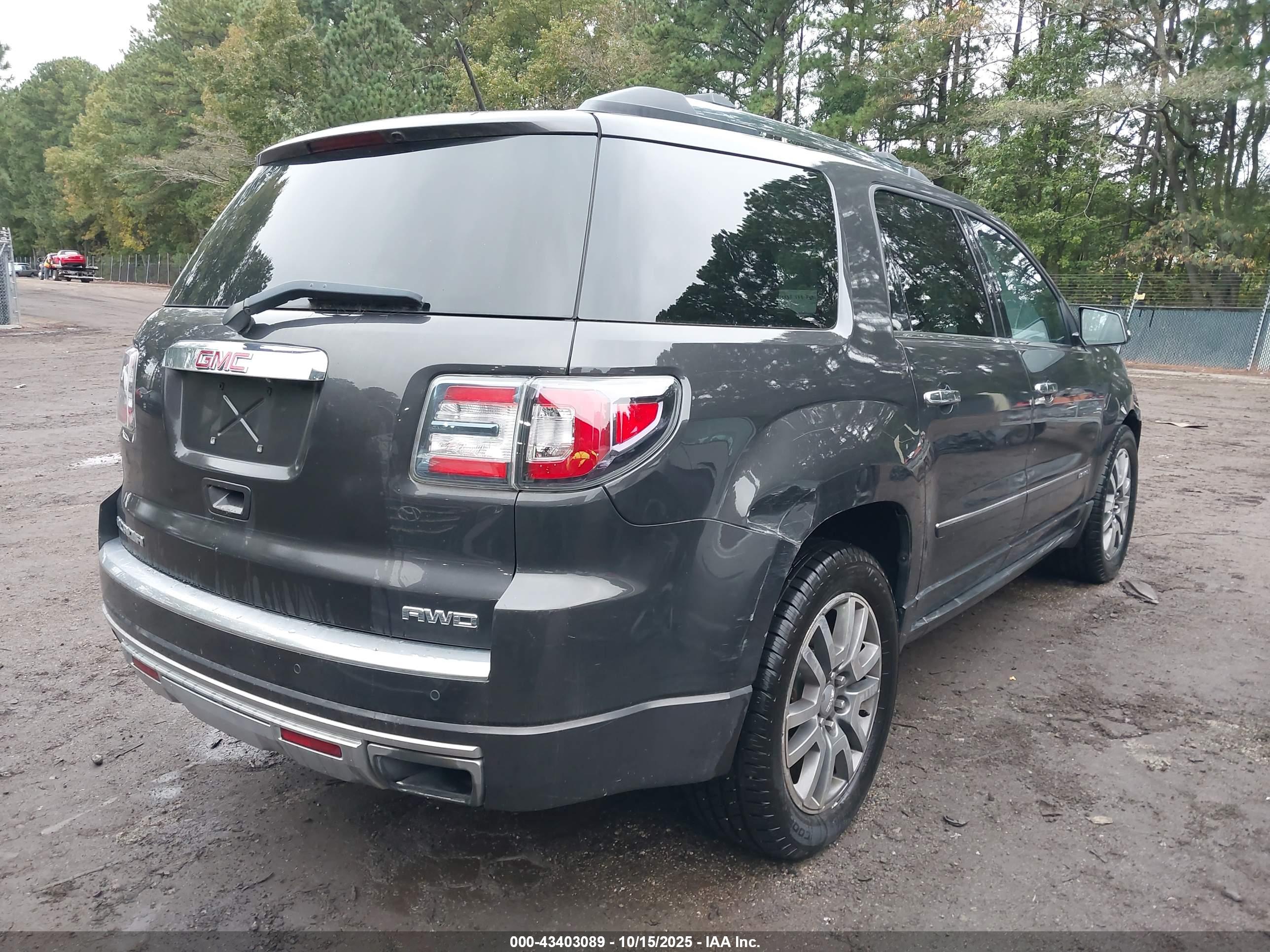 GMC ACADIA image 4