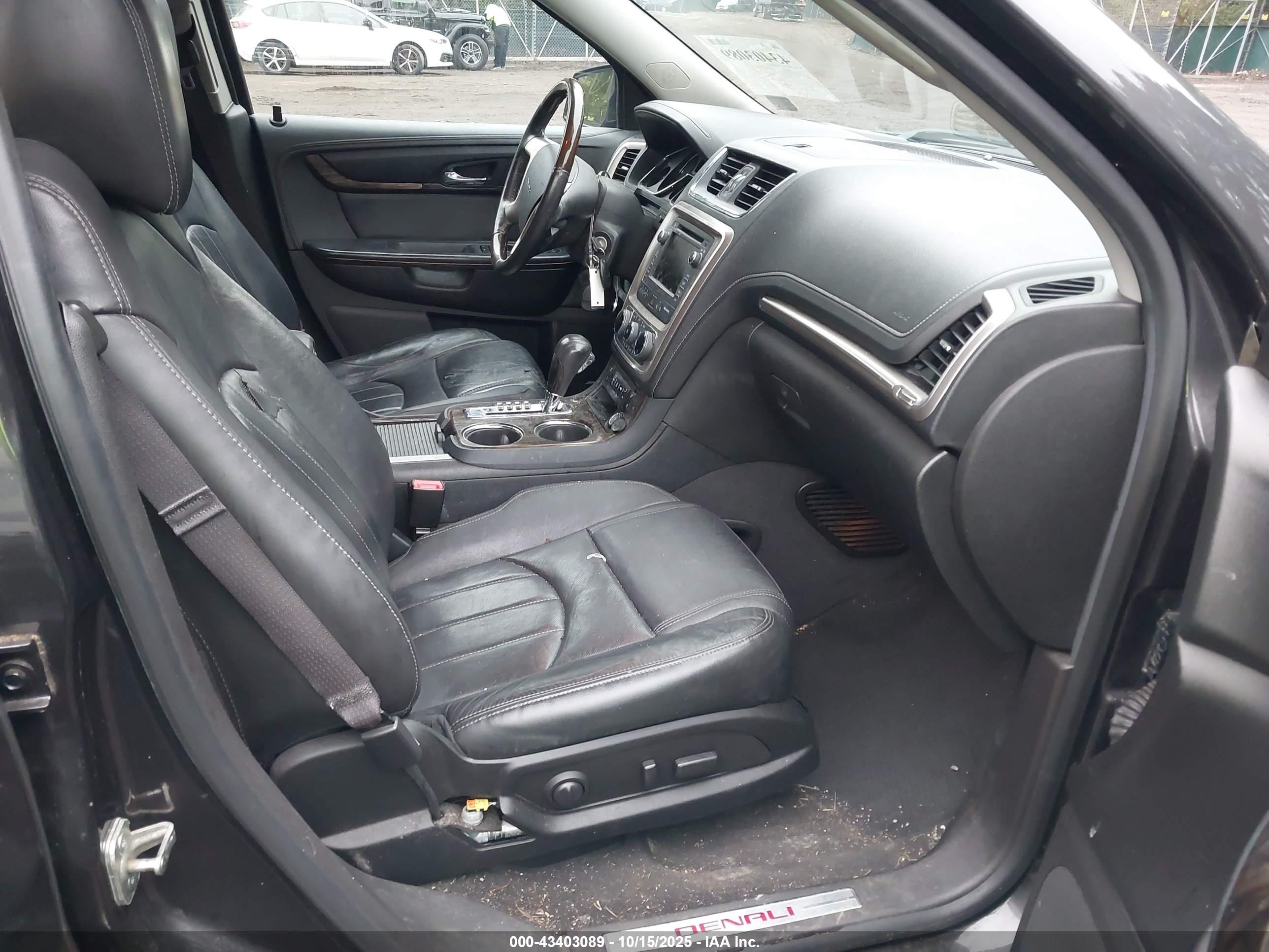 GMC ACADIA image 5